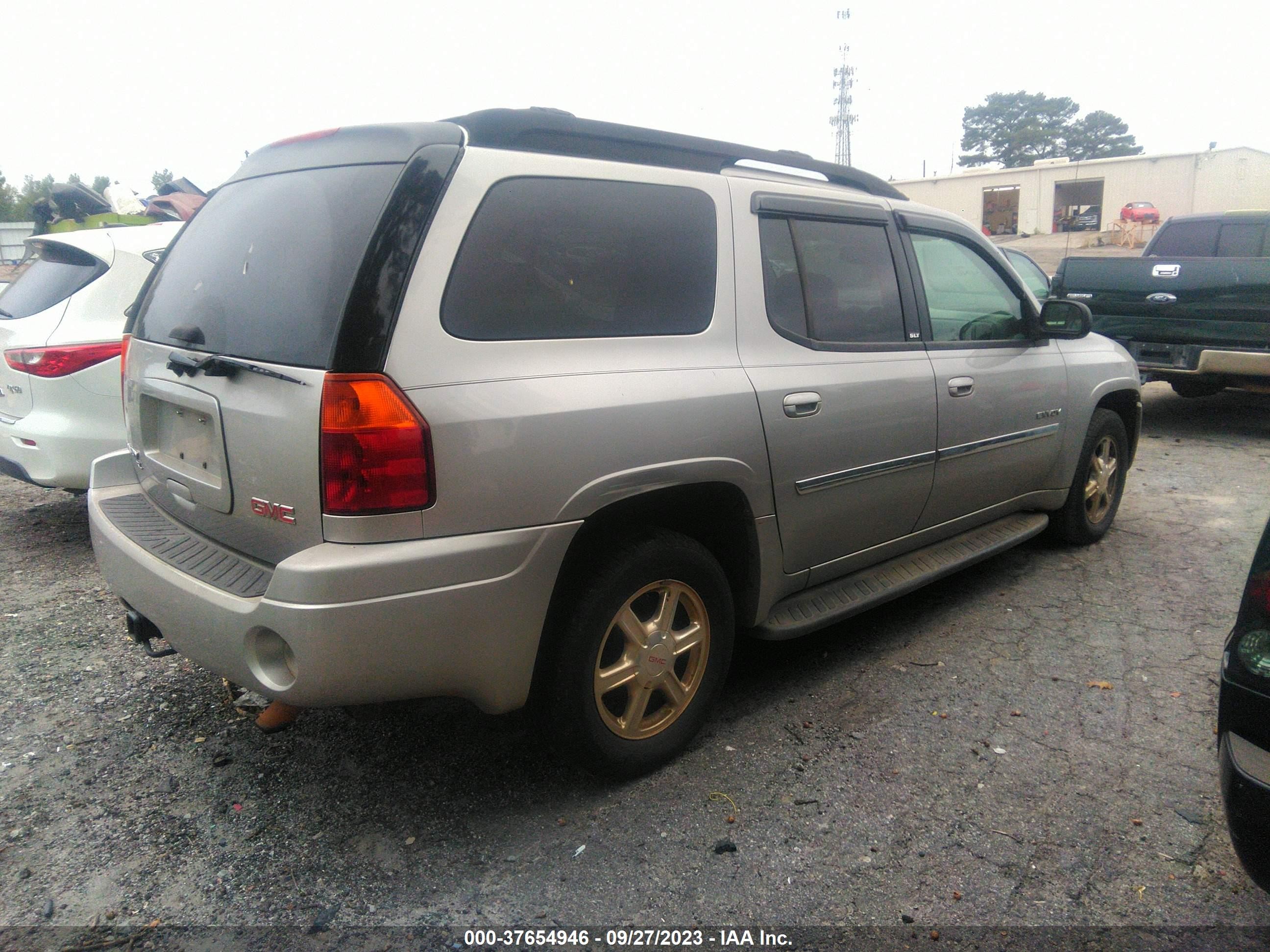 Photo 3 VIN: 1GKES16S366172192 - GMC ENVOY 