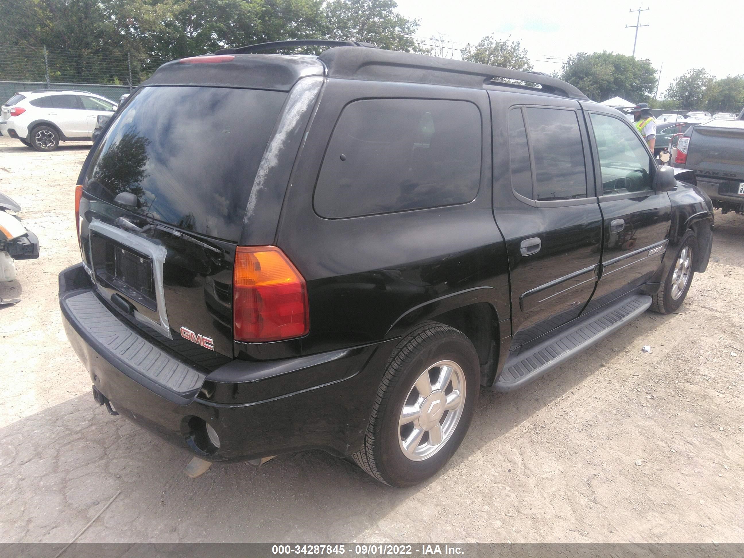 Photo 3 VIN: 1GKES16S446108238 - GMC ENVOY 