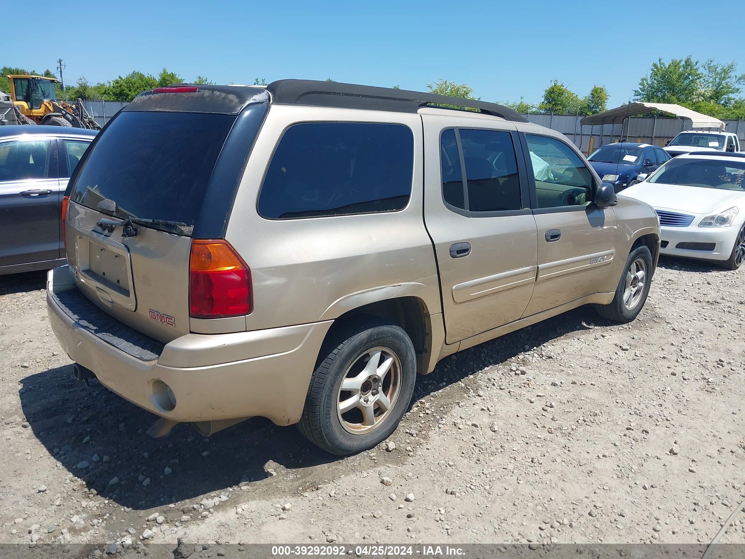 Photo 3 VIN: 1GKES16S746188327 - GMC ENVOY 