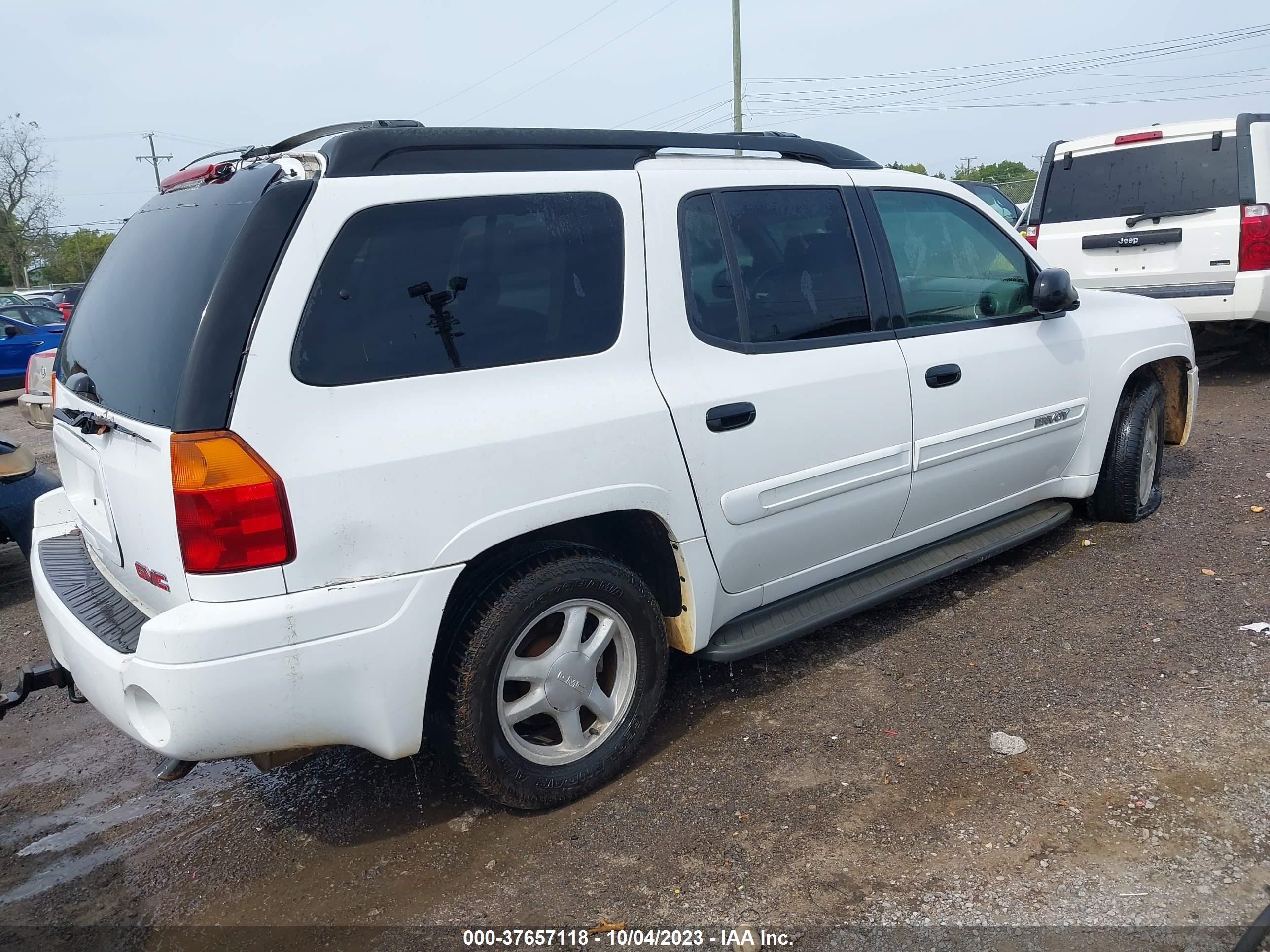 Photo 3 VIN: 1GKES16S946162568 - GMC ENVOY 