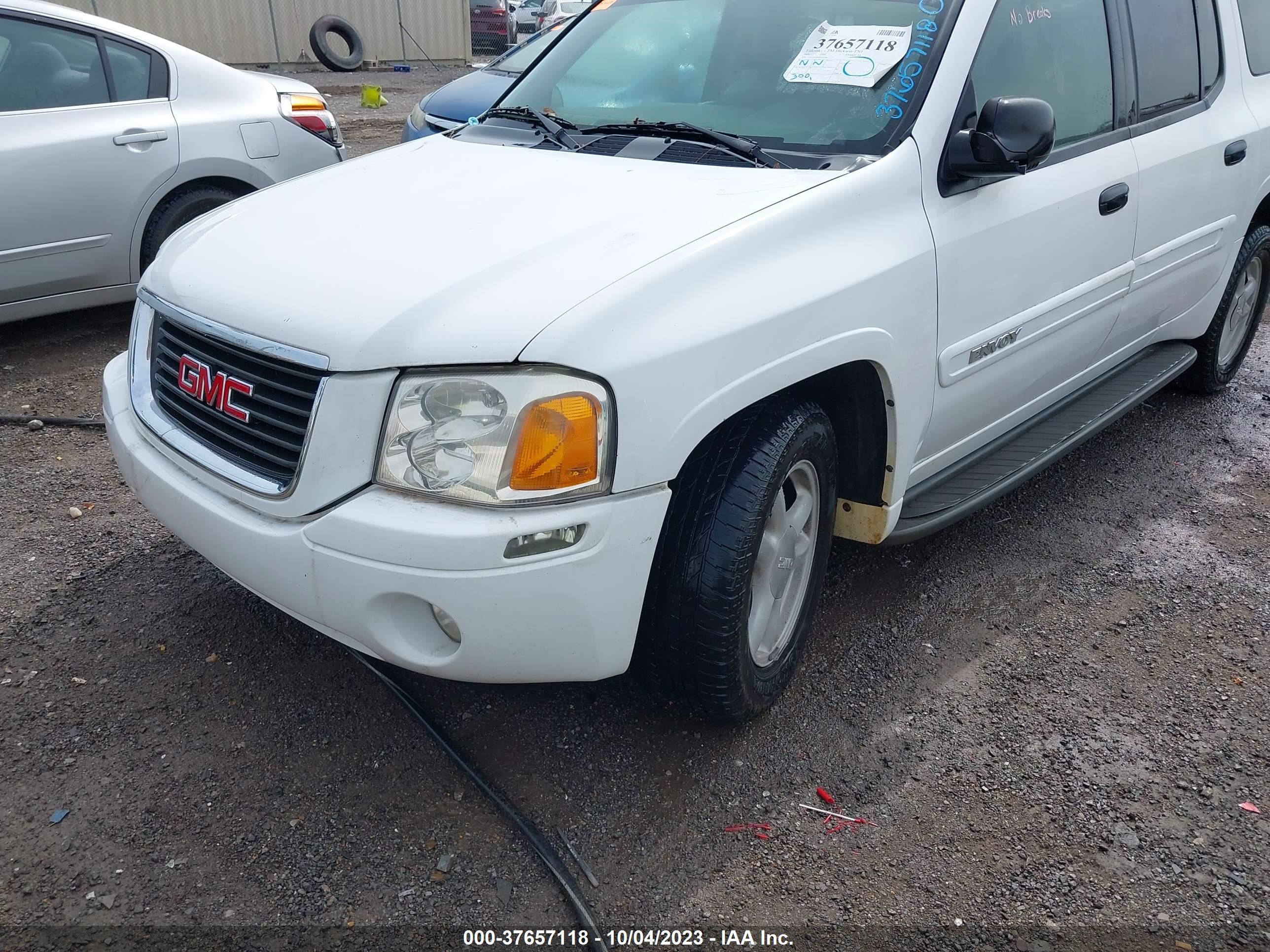 Photo 5 VIN: 1GKES16S946162568 - GMC ENVOY 