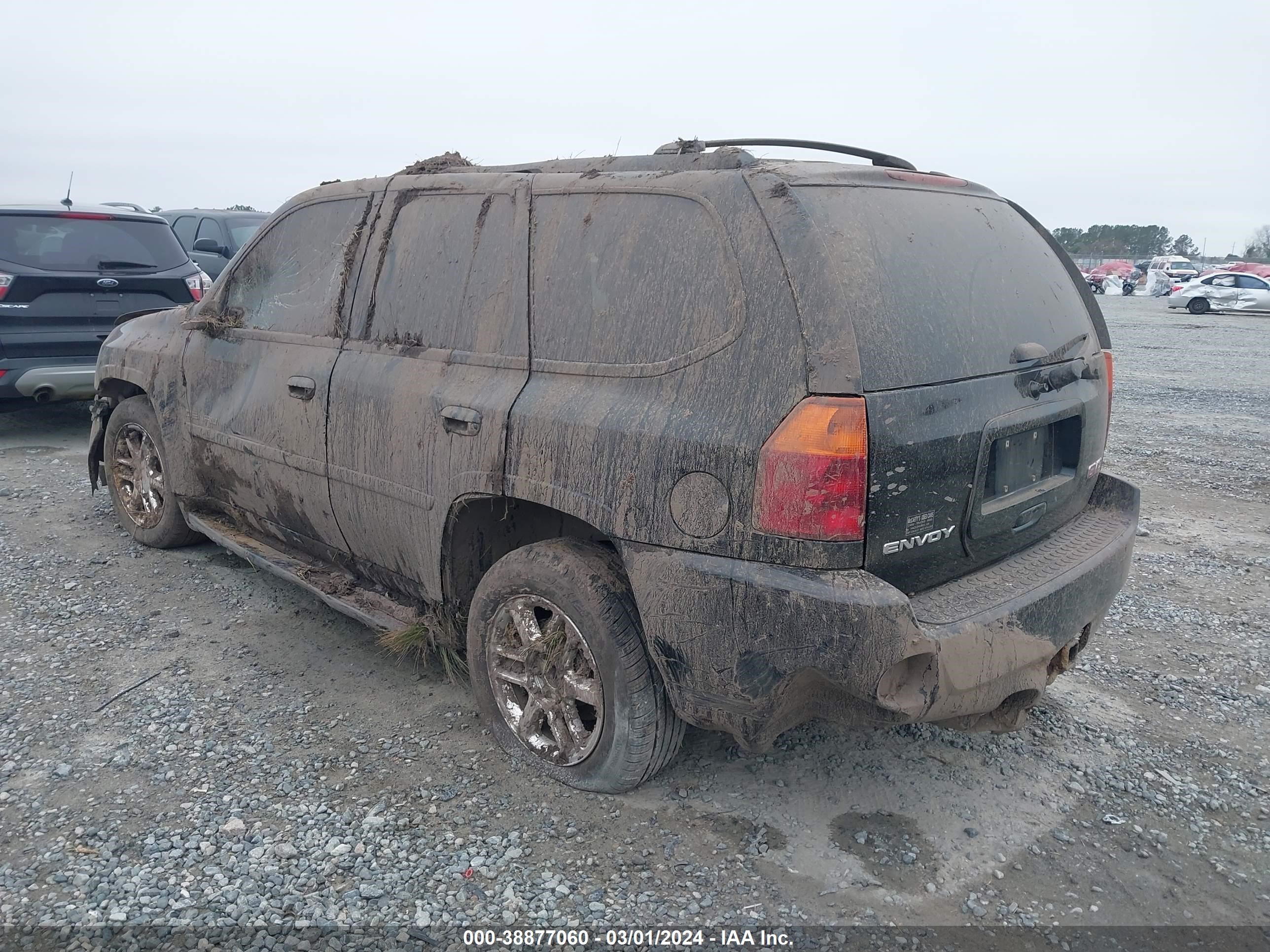 Photo 2 VIN: 1GKES63M272176858 - GMC ENVOY 