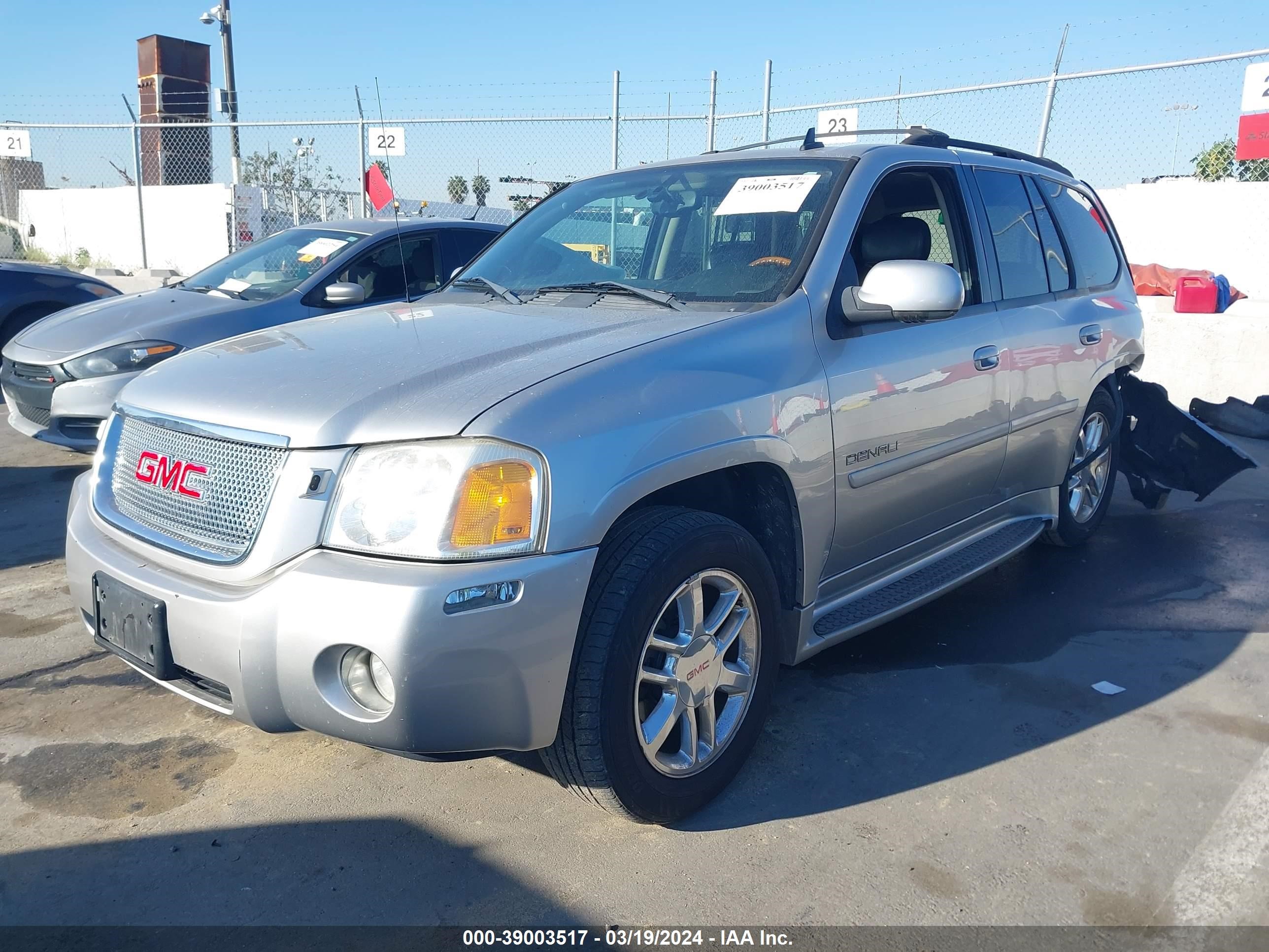 Photo 1 VIN: 1GKES63M462212483 - GMC ENVOY 