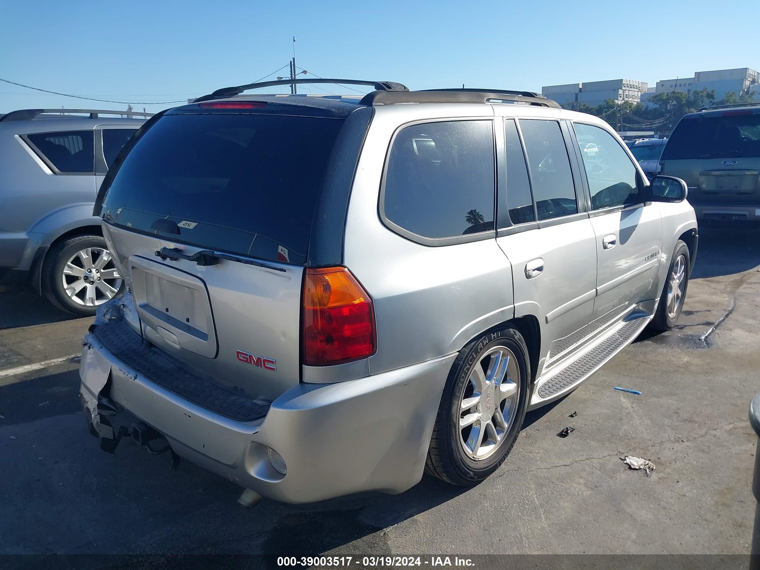 Photo 3 VIN: 1GKES63M462212483 - GMC ENVOY 