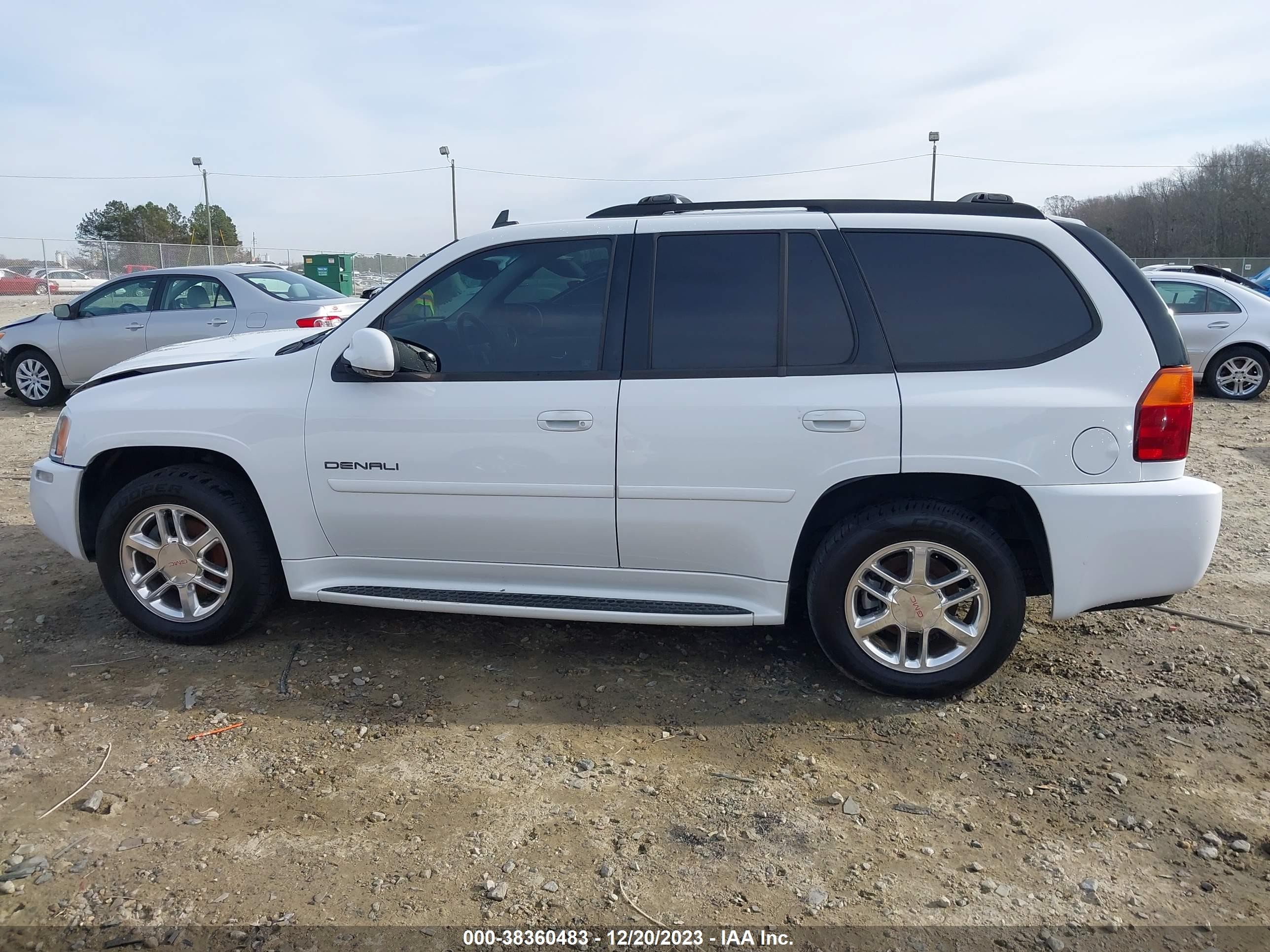 Photo 13 VIN: 1GKES63M862103718 - GMC ENVOY 