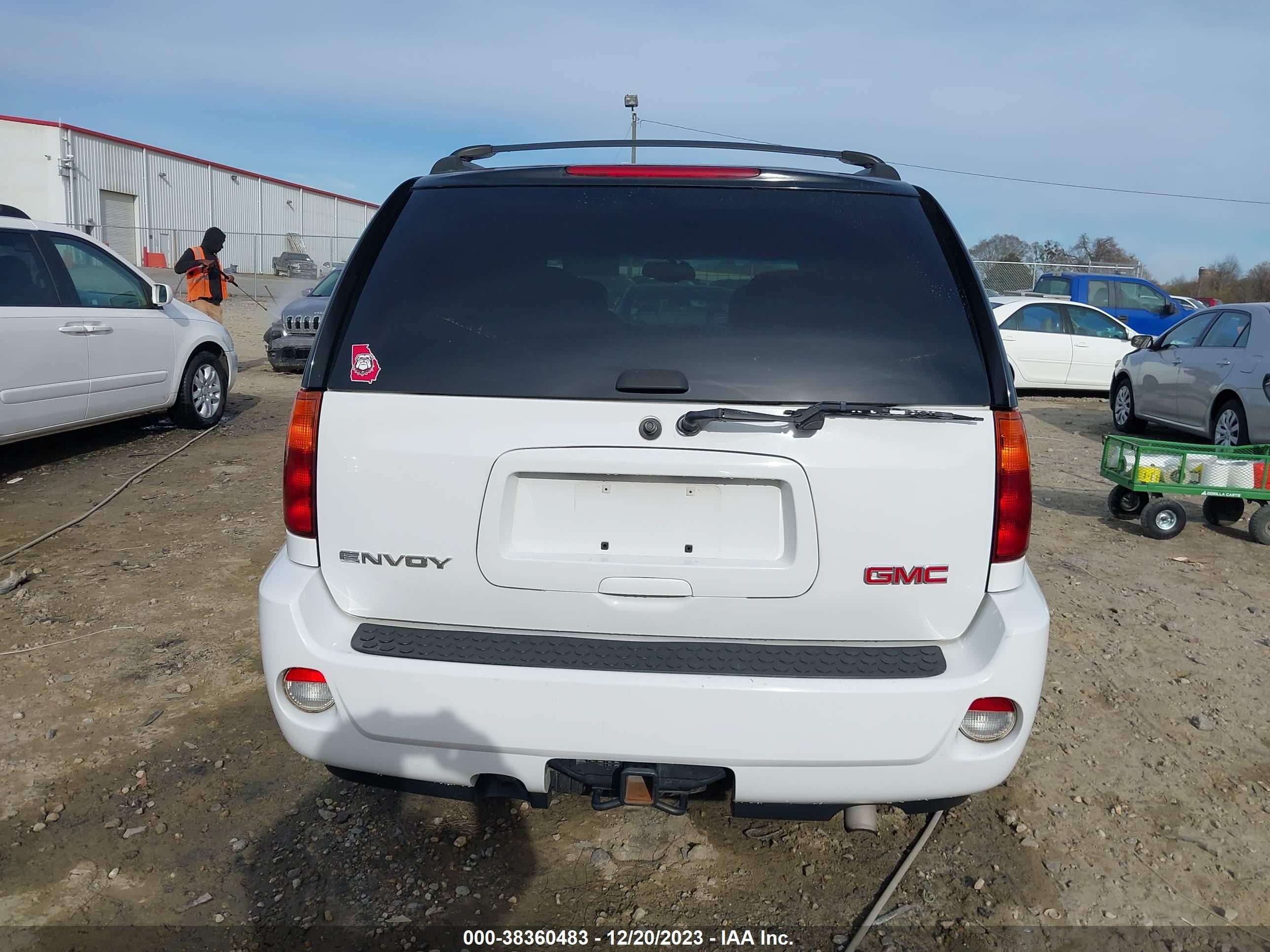 Photo 15 VIN: 1GKES63M862103718 - GMC ENVOY 