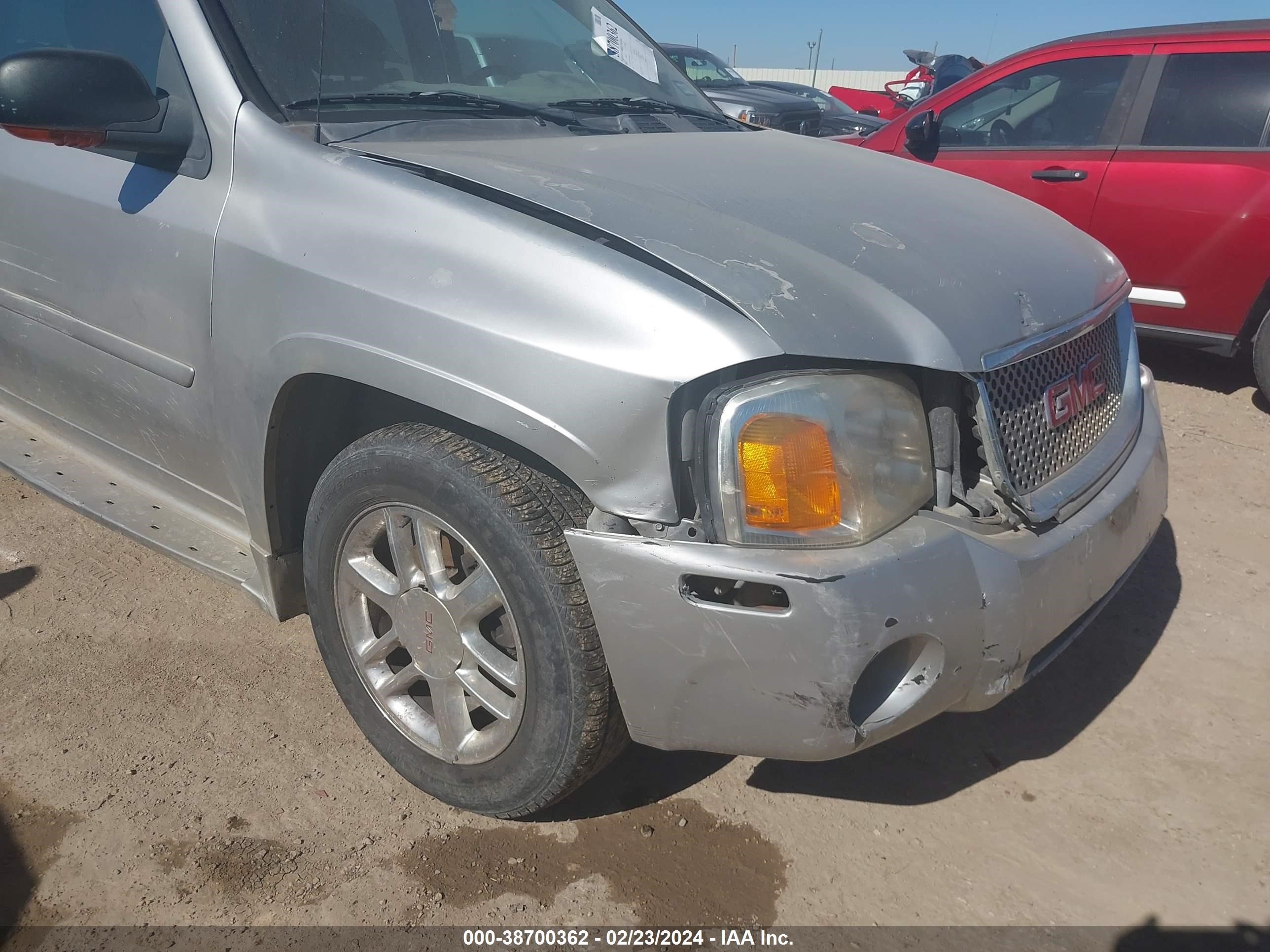 Photo 5 VIN: 1GKES63M862312540 - GMC ENVOY 