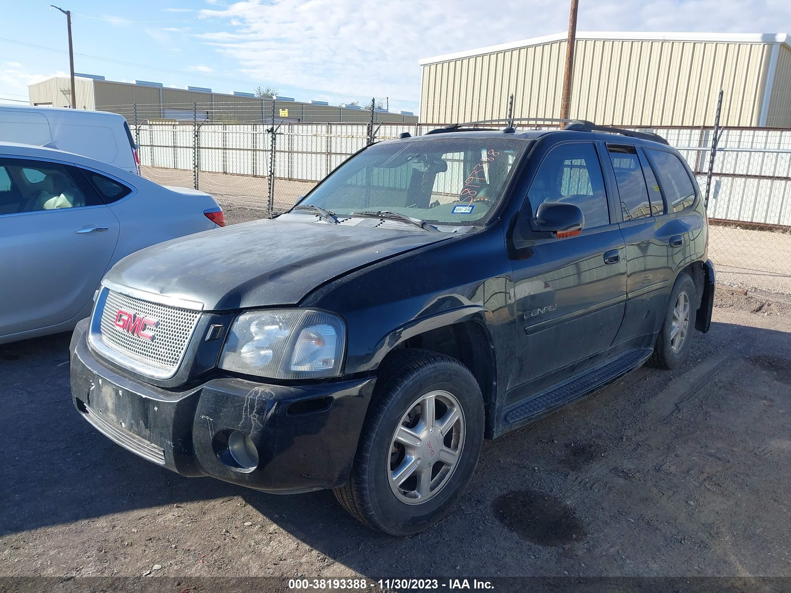 Photo 1 VIN: 1GKES63M952360515 - GMC ENVOY 