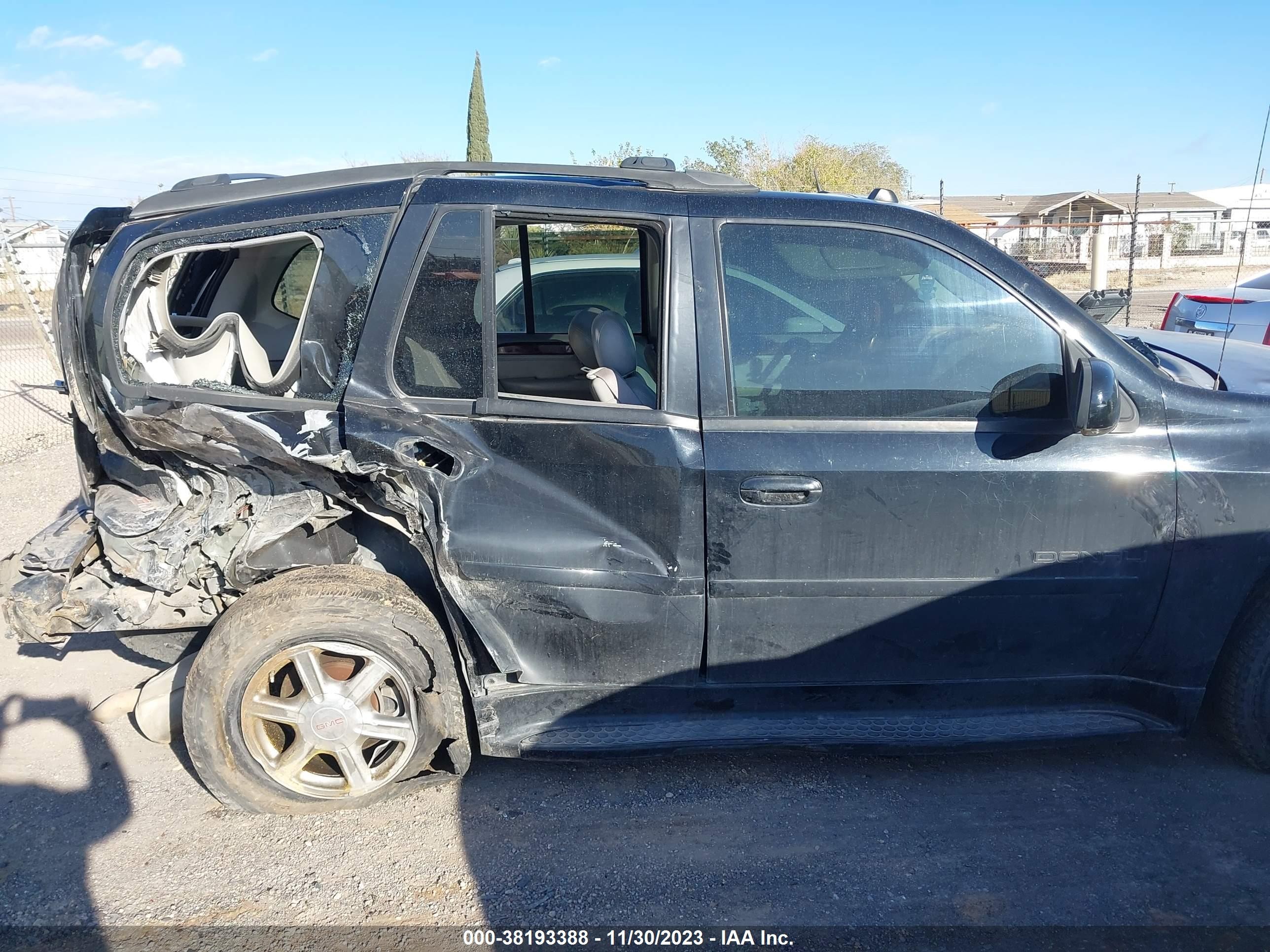 Photo 12 VIN: 1GKES63M952360515 - GMC ENVOY 