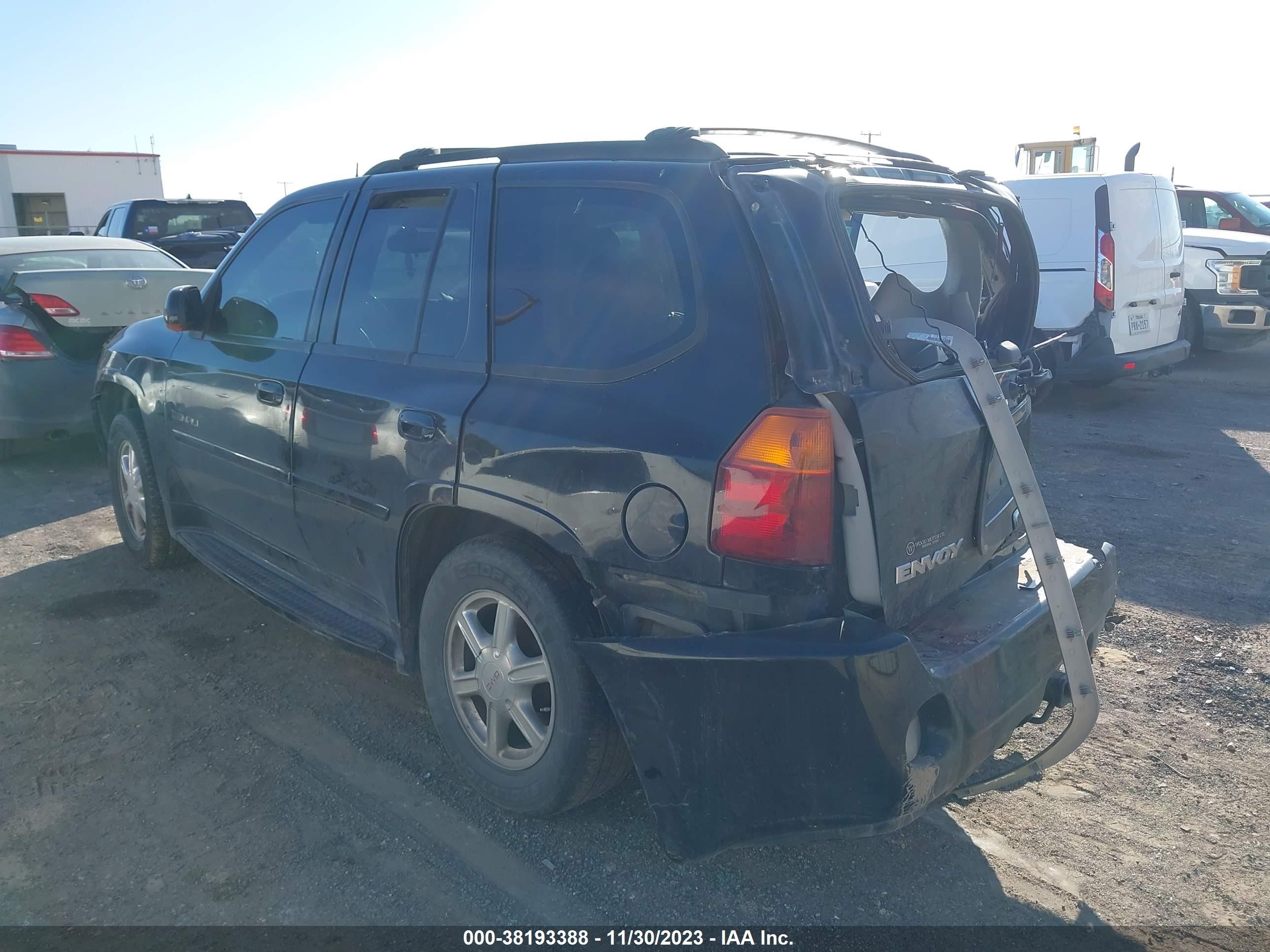 Photo 2 VIN: 1GKES63M952360515 - GMC ENVOY 