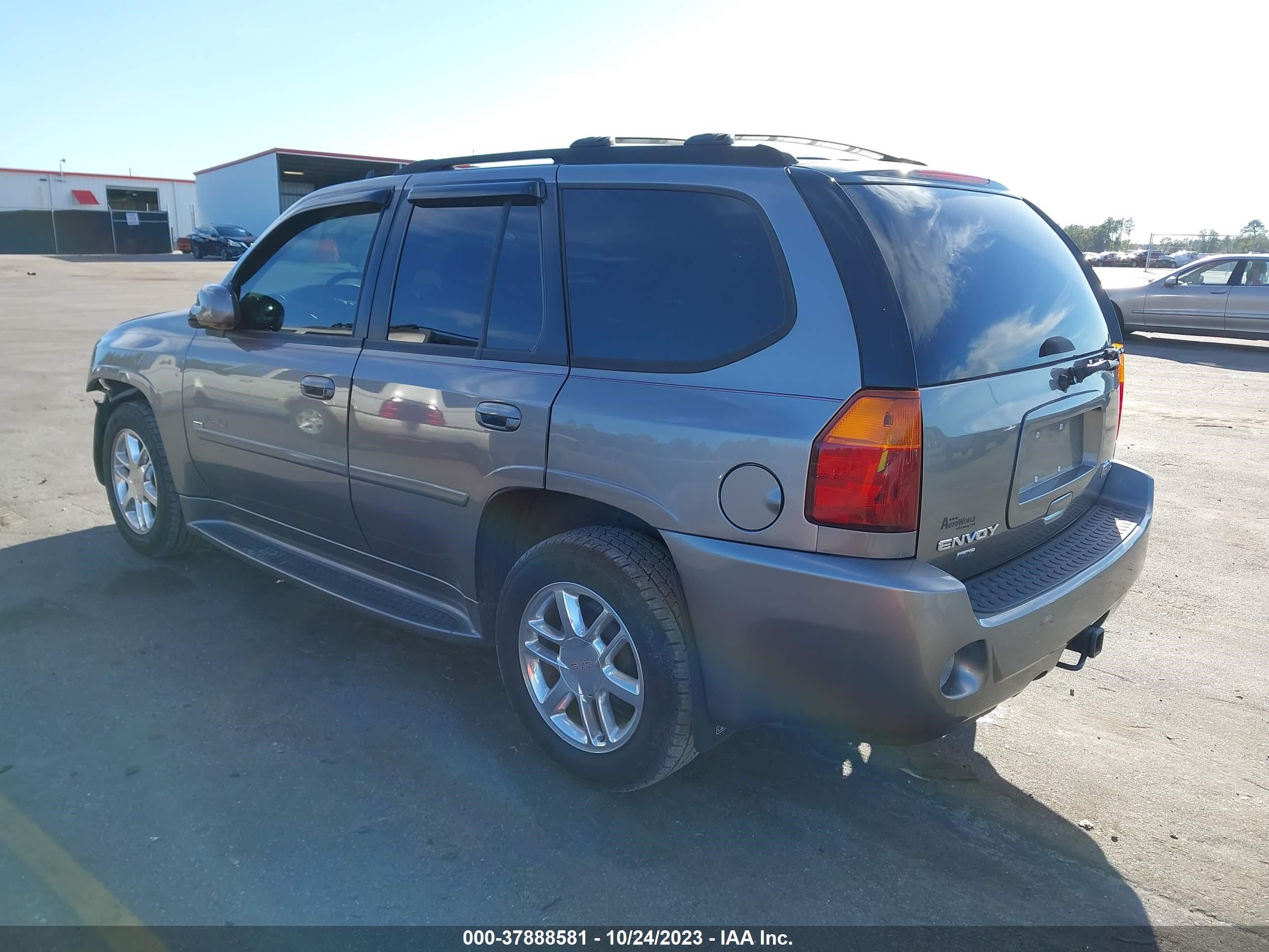 Photo 2 VIN: 1GKES63MX62277158 - GMC ENVOY 