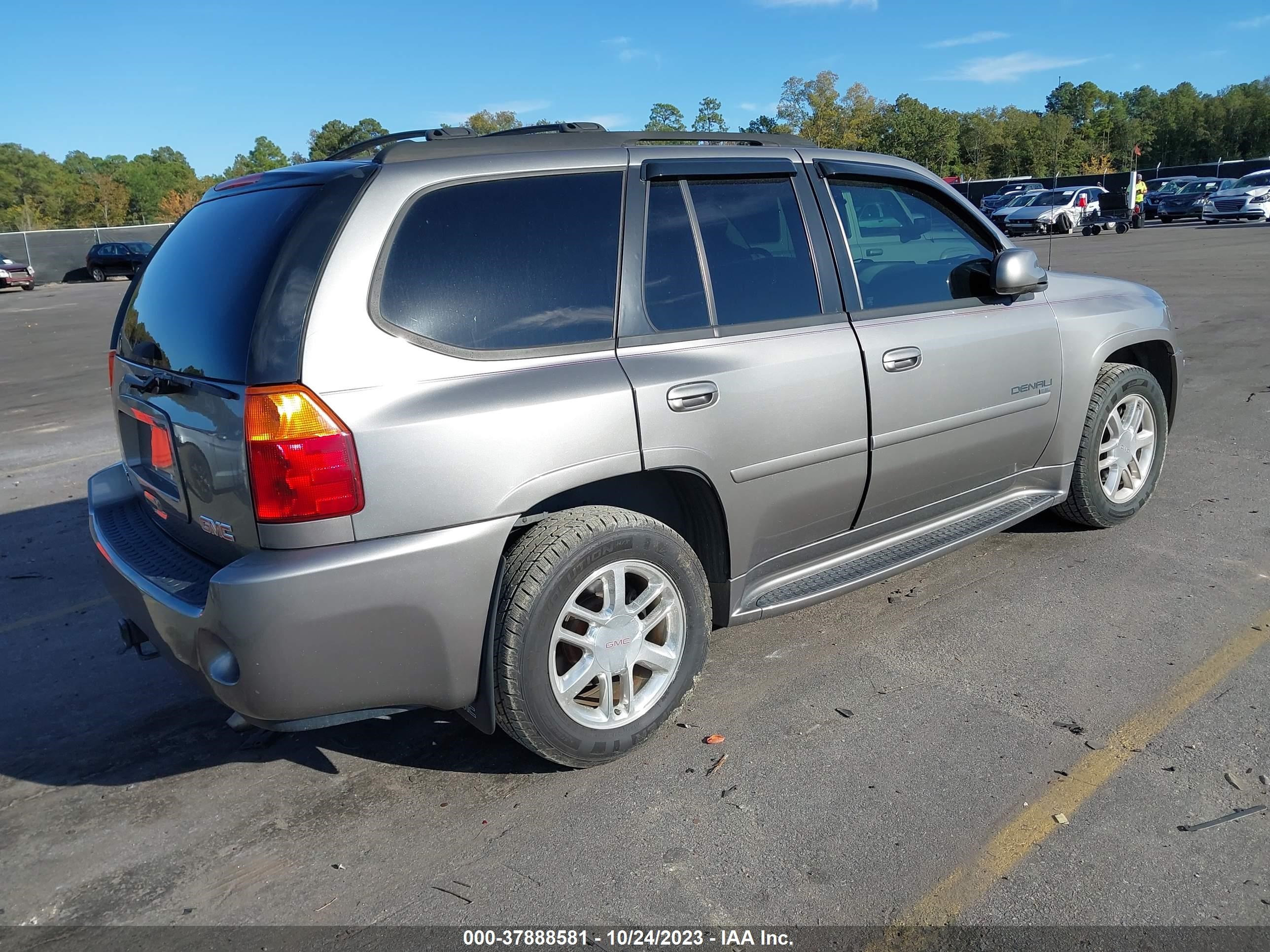 Photo 3 VIN: 1GKES63MX62277158 - GMC ENVOY 