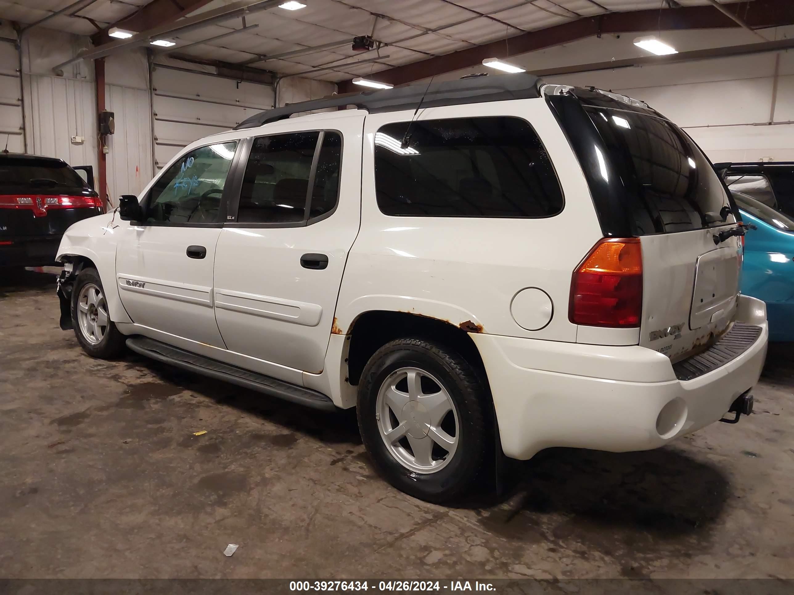 Photo 2 VIN: 1GKET16S032164101 - GMC ENVOY 