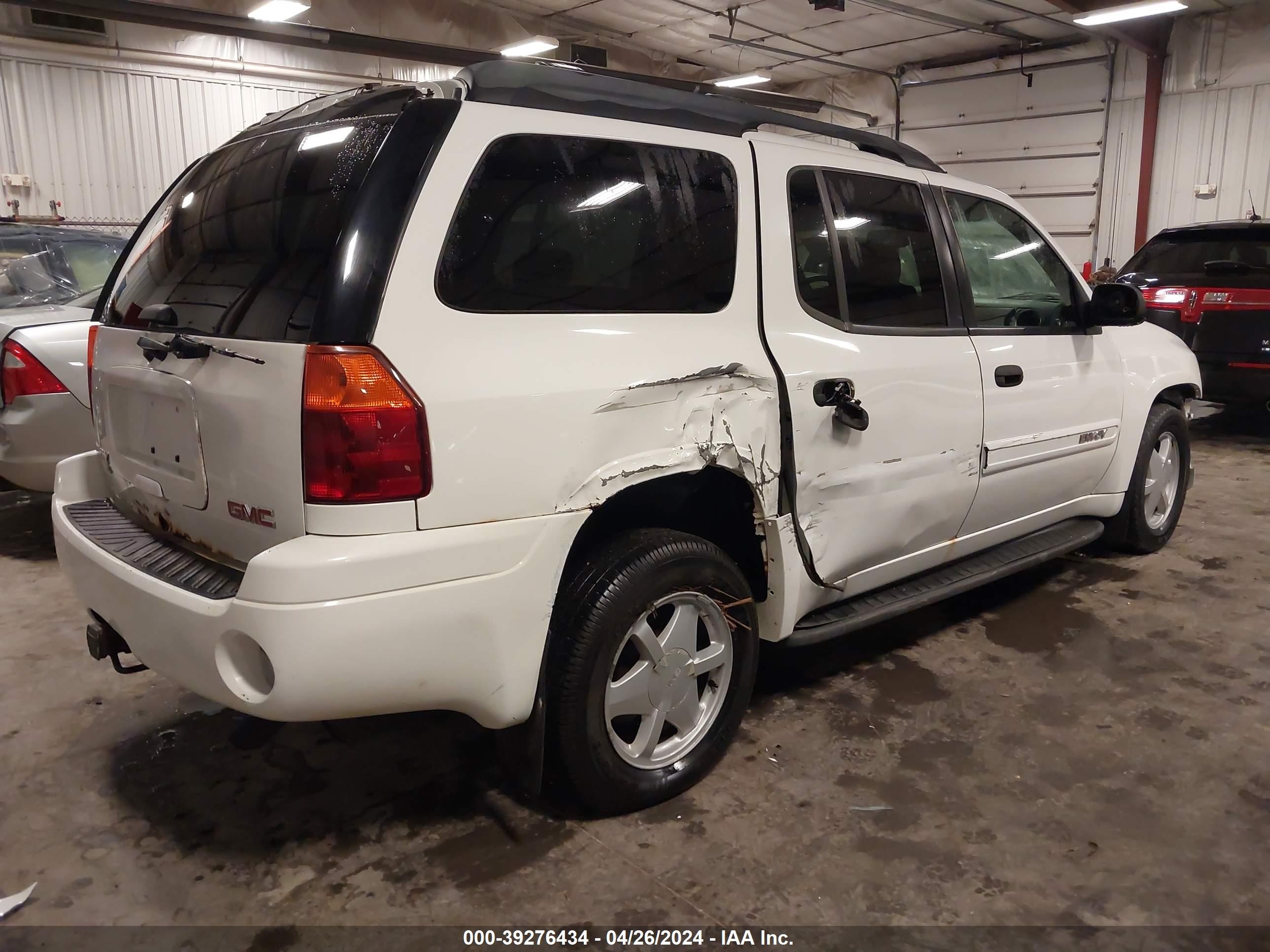 Photo 3 VIN: 1GKET16S032164101 - GMC ENVOY 