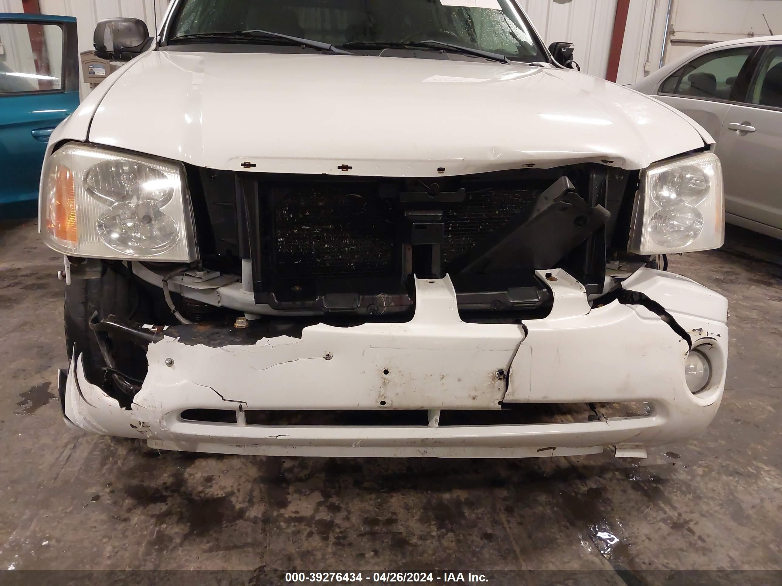 Photo 5 VIN: 1GKET16S032164101 - GMC ENVOY 