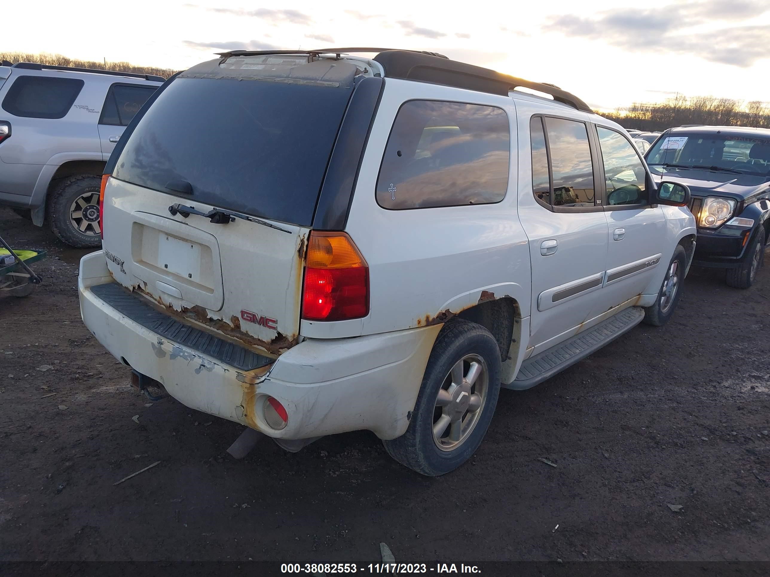 Photo 3 VIN: 1GKET16S036125906 - GMC ENVOY 