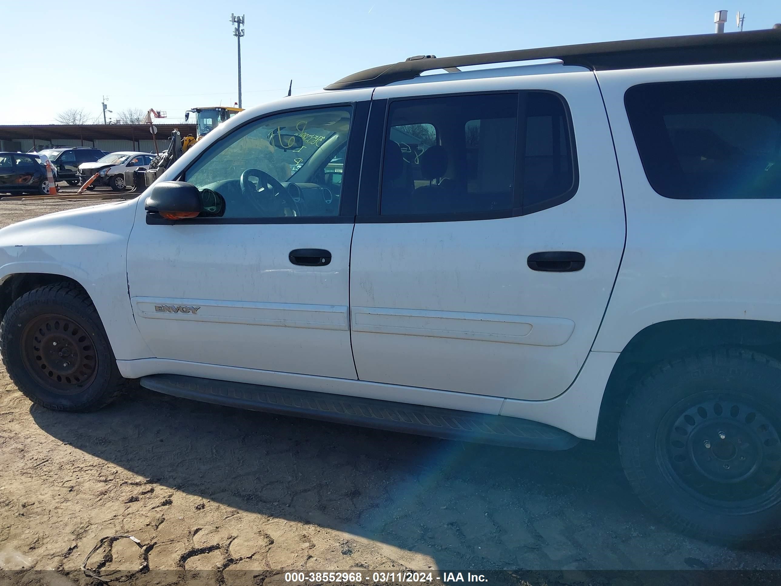 Photo 14 VIN: 1GKET16S156102475 - GMC ENVOY 