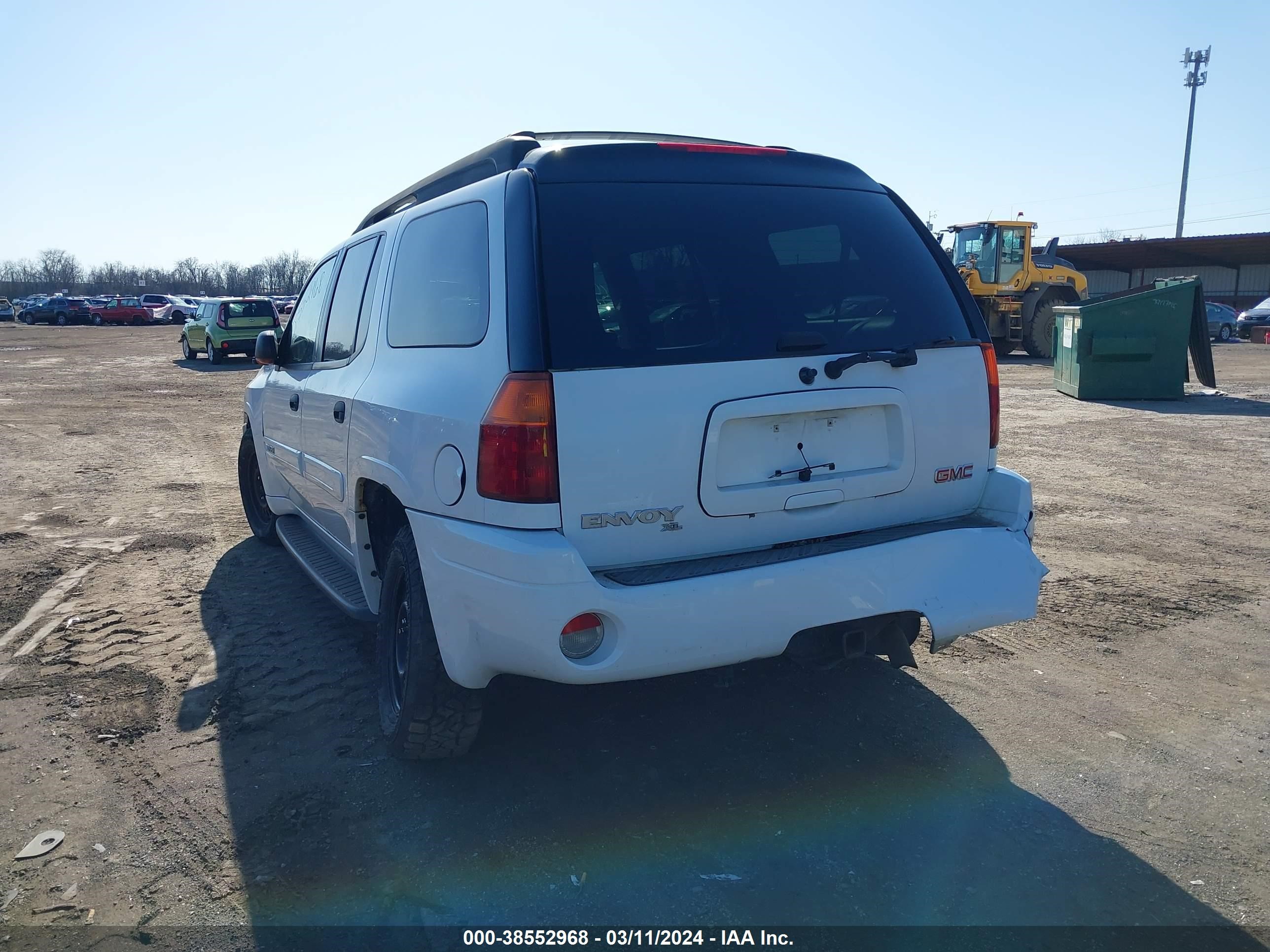 Photo 16 VIN: 1GKET16S156102475 - GMC ENVOY 