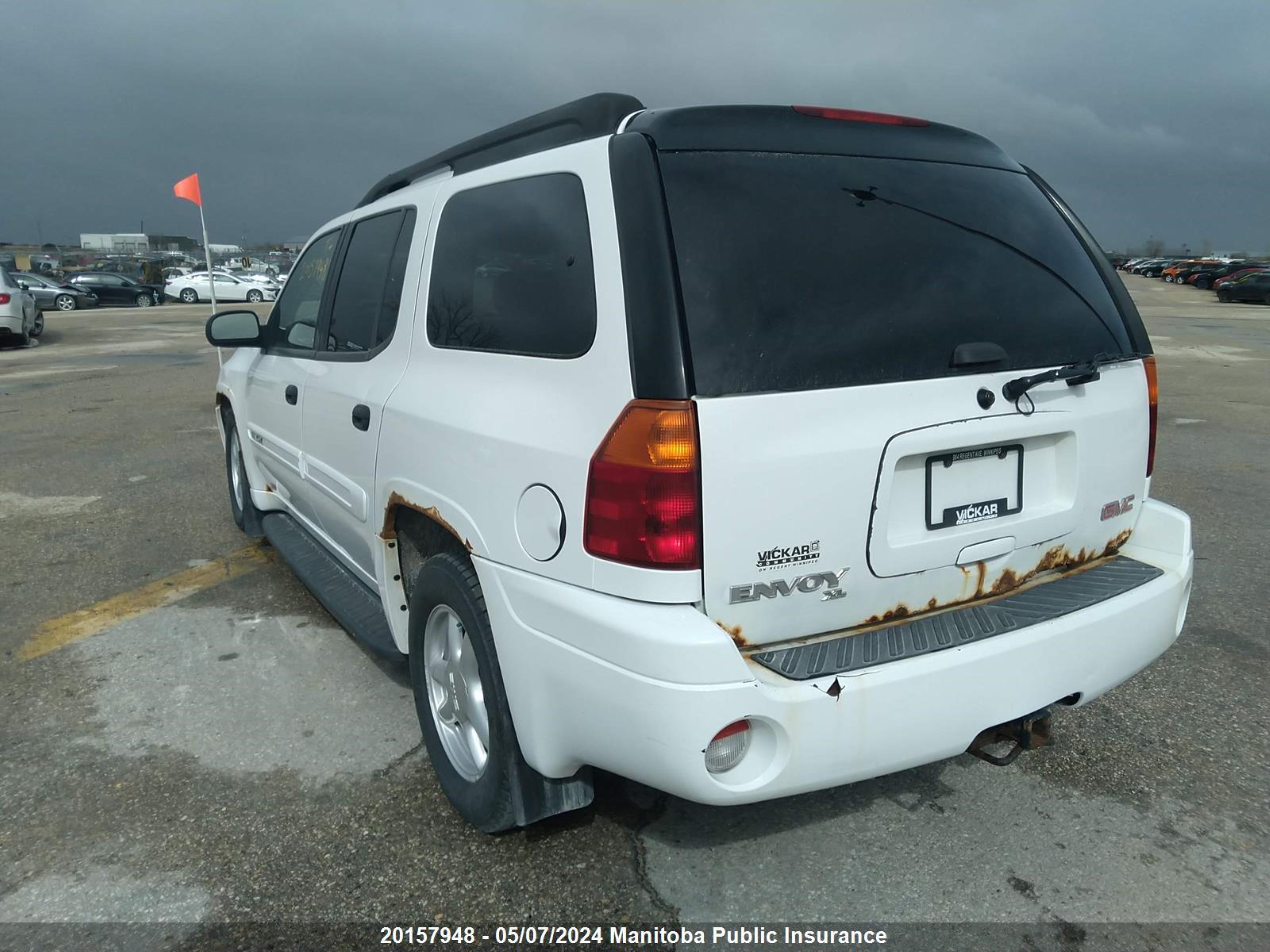 Photo 2 VIN: 1GKET16S256201791 - GMC ENVOY 