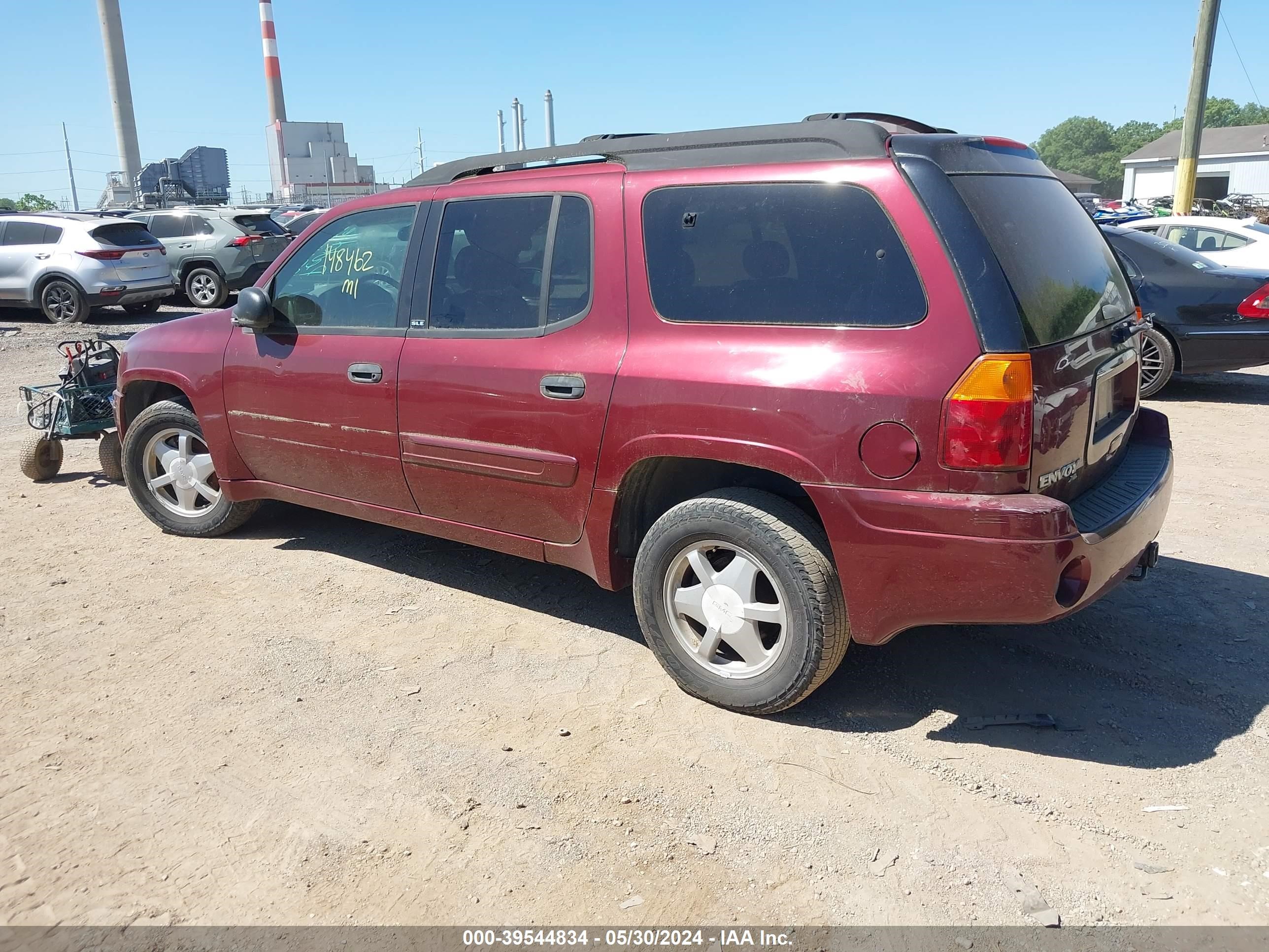 Photo 2 VIN: 1GKET16S326108273 - GMC ENVOY 