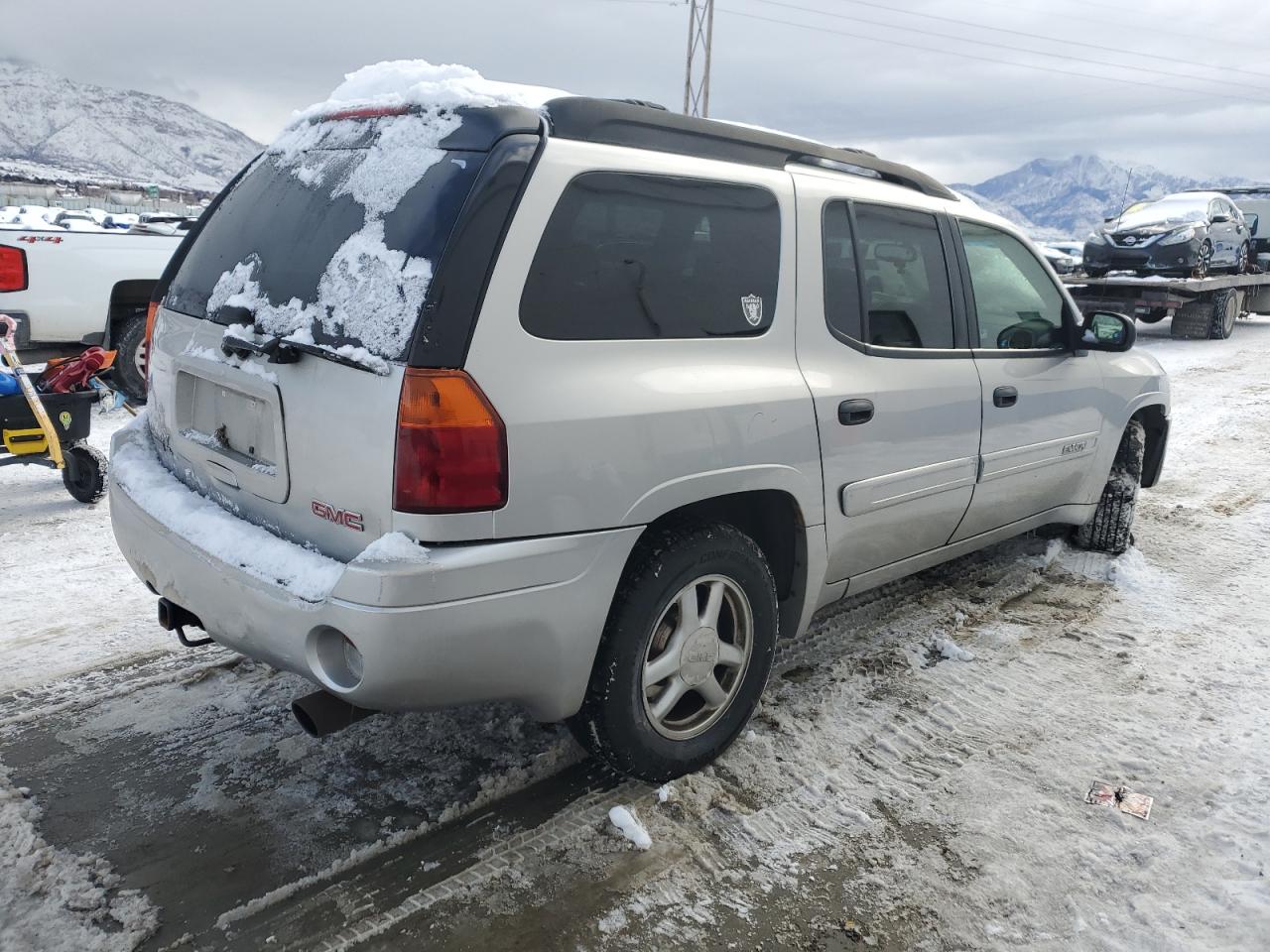 Photo 2 VIN: 1GKET16S356142203 - GMC ENVOY 