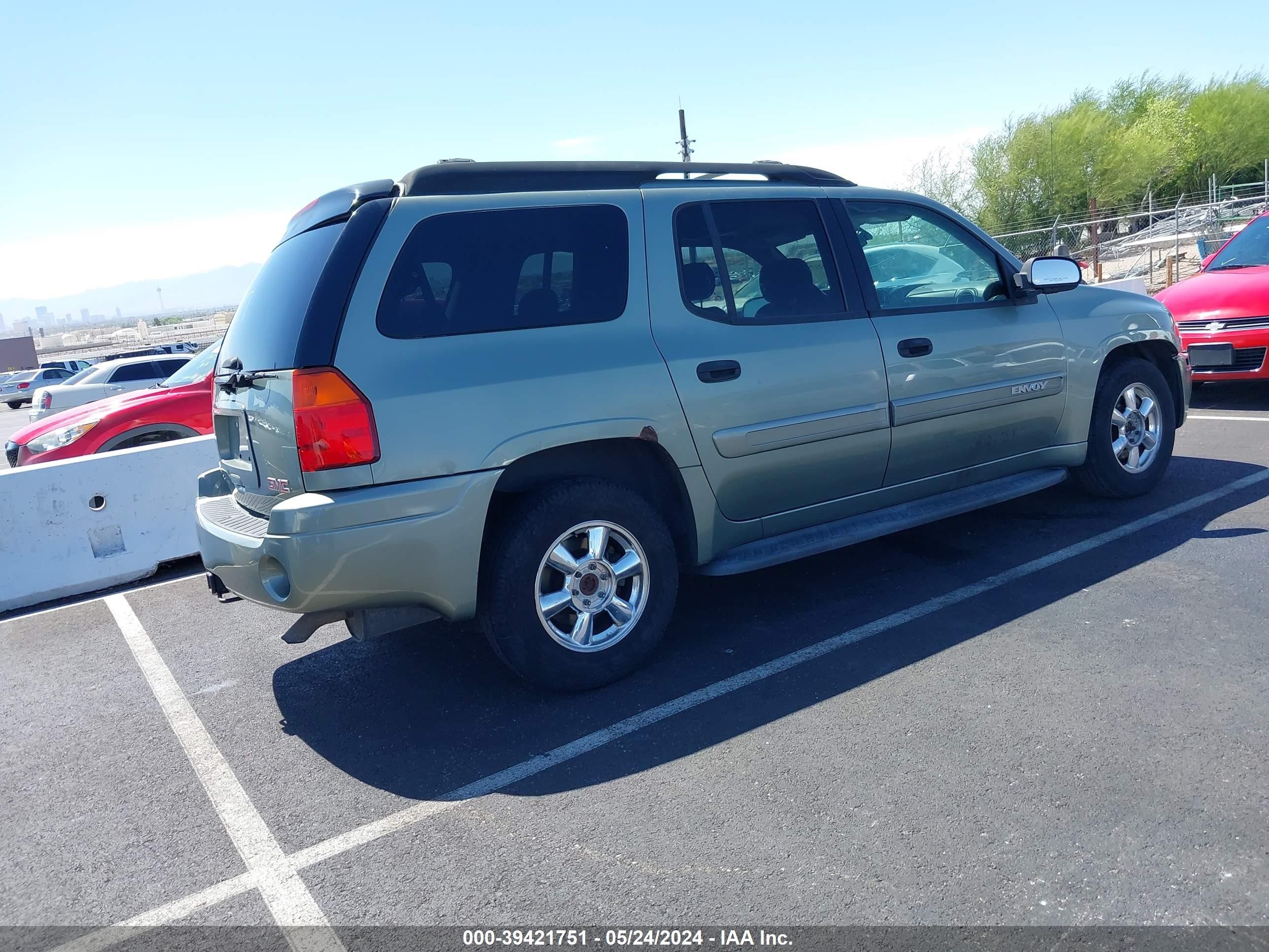 Photo 3 VIN: 1GKET16S746230217 - GMC ENVOY 