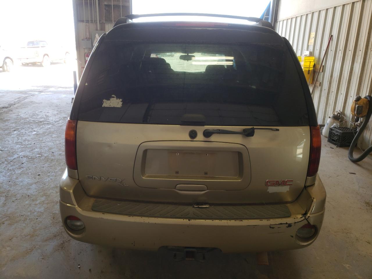 Photo 5 VIN: 1GKET16S766125440 - GMC ENVOY 