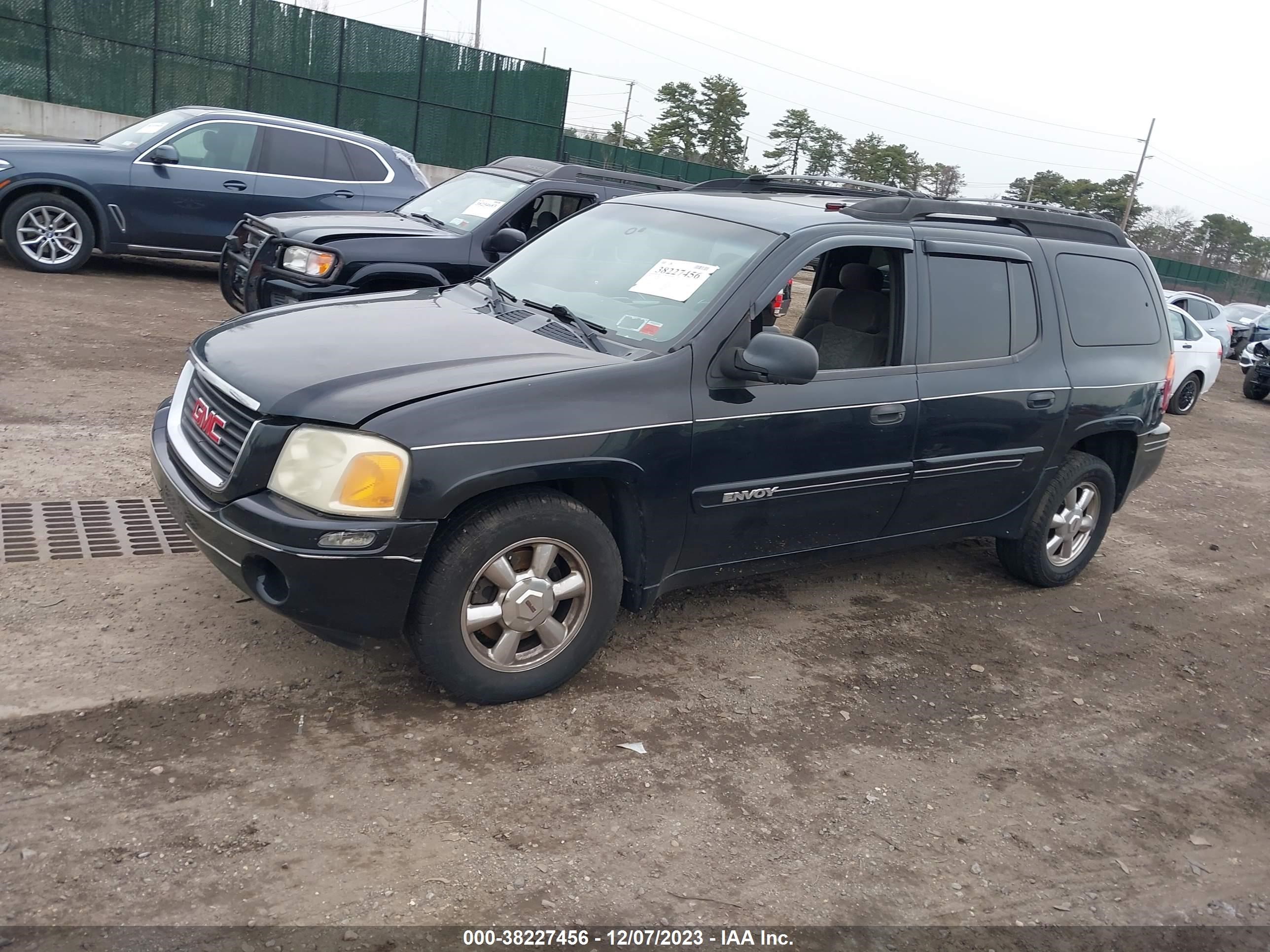 Photo 1 VIN: 1GKET16S846113262 - GMC ENVOY 