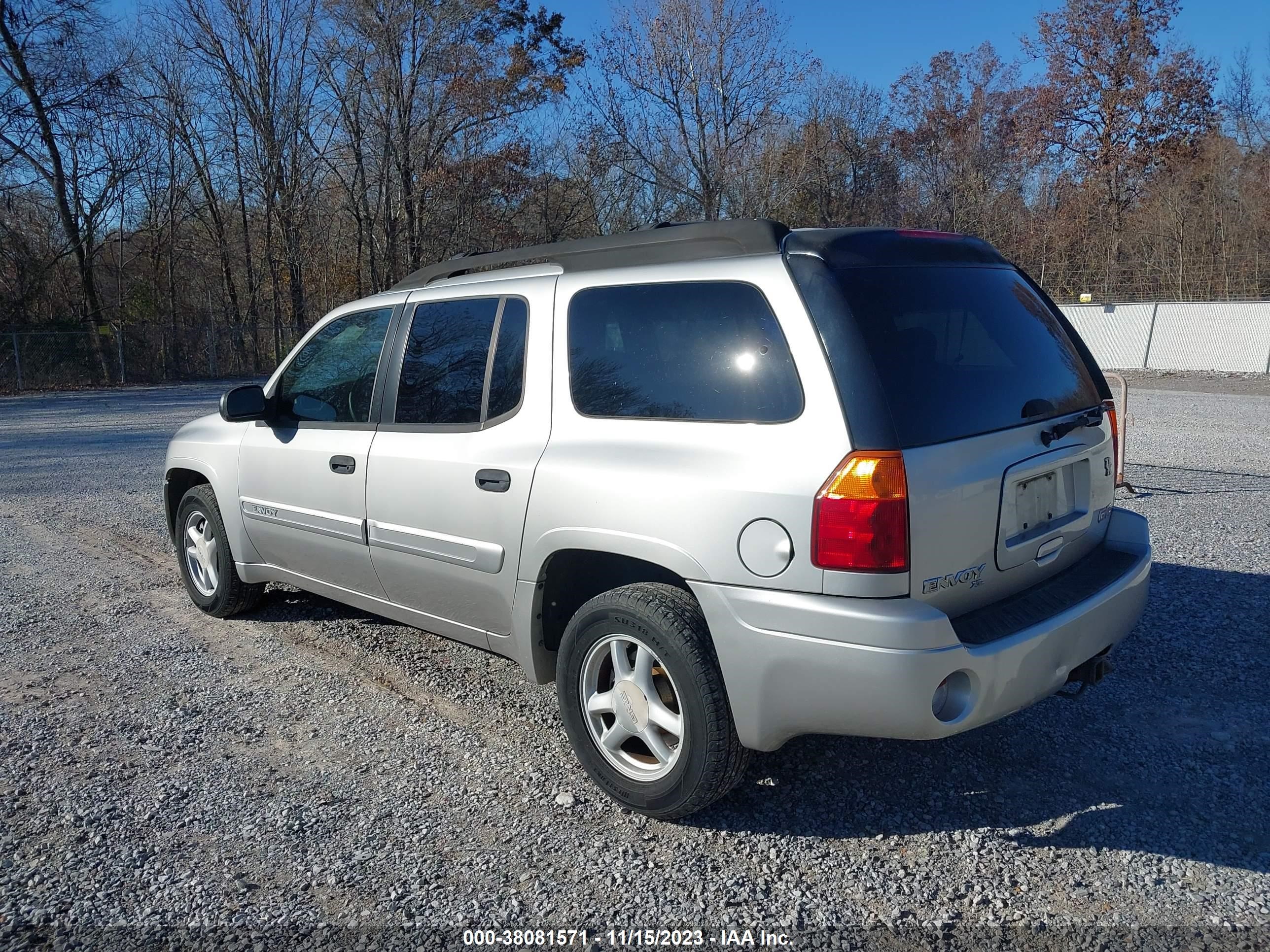 Photo 2 VIN: 1GKET16SX46238991 - GMC ENVOY 