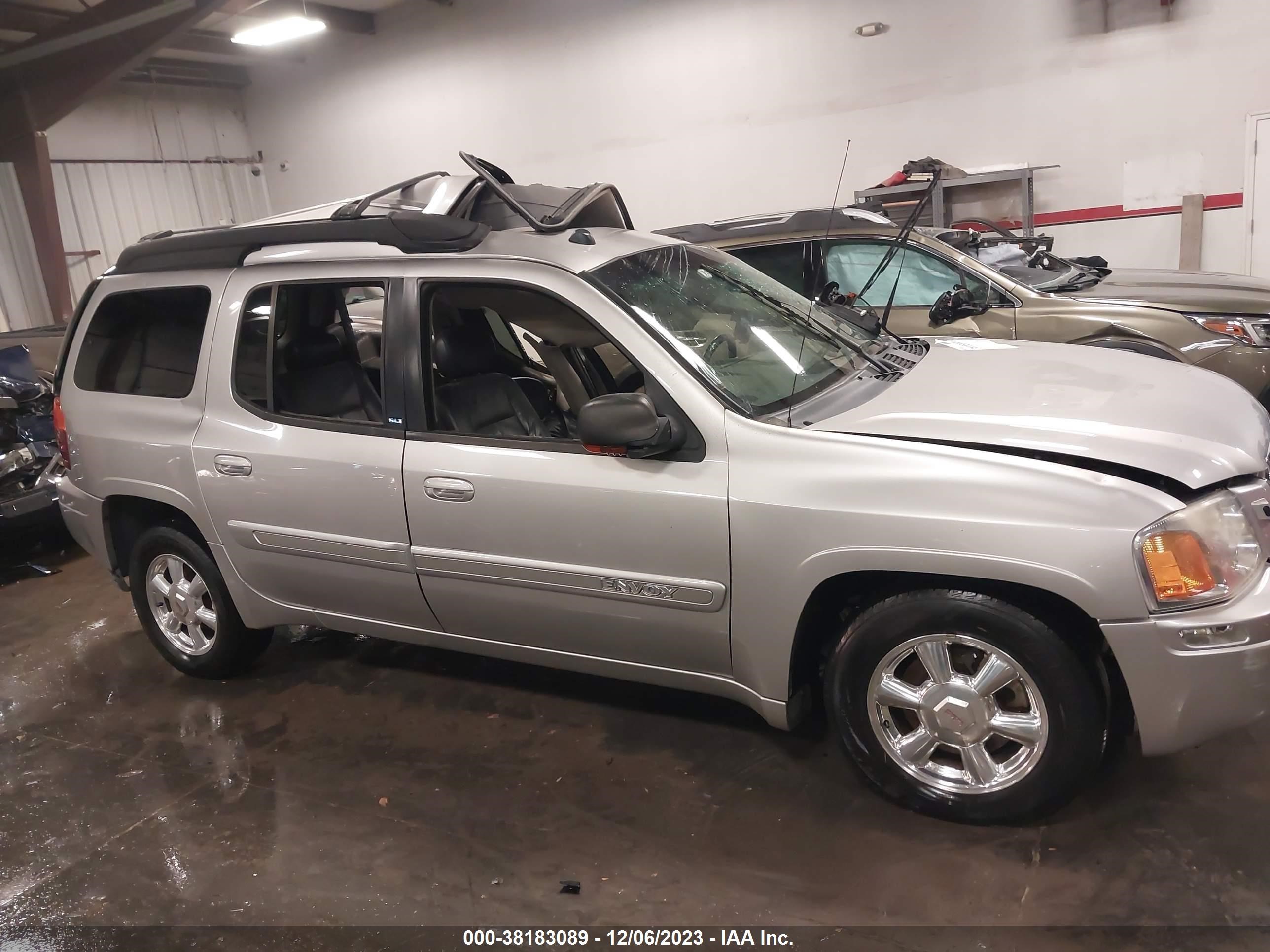 Photo 12 VIN: 1GKET16SX56148306 - GMC ENVOY 