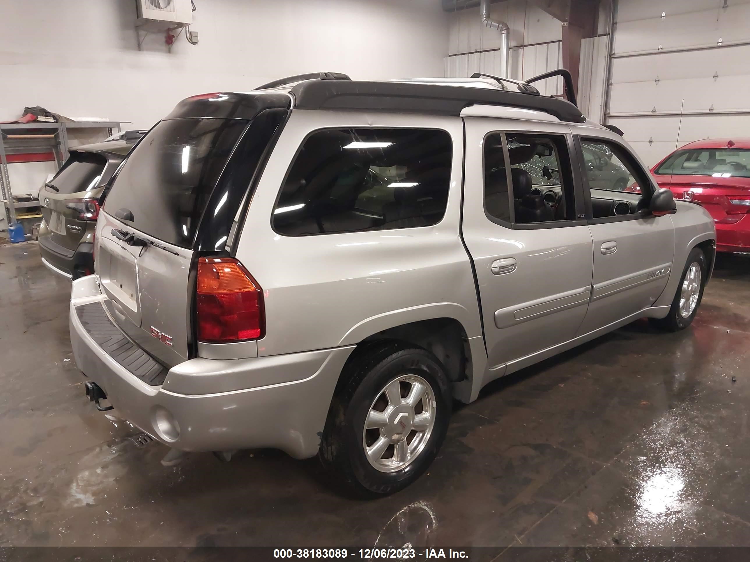 Photo 3 VIN: 1GKET16SX56148306 - GMC ENVOY 