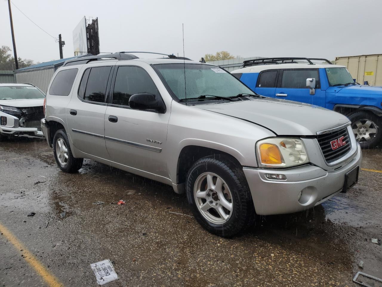 Photo 3 VIN: 1GKET16SX66124153 - GMC ENVOY 