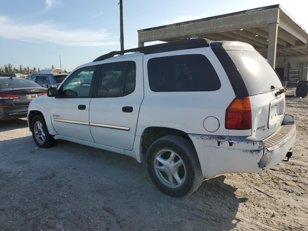 Photo 1 VIN: 1GKET16SX66125061 - GMC ENVOY 