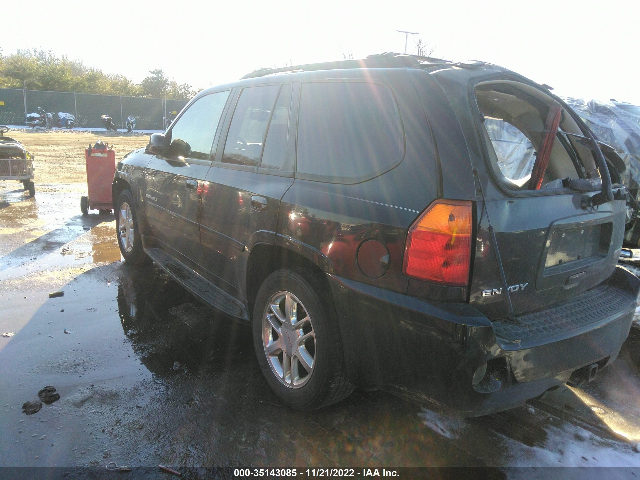 Photo 2 VIN: 1GKET53M592115451 - GMC ENVOY 