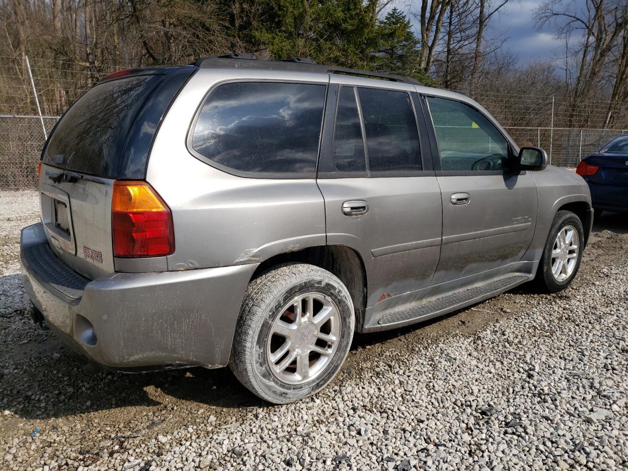 Photo 2 VIN: 1GKET63M062292989 - GMC ENVOY 