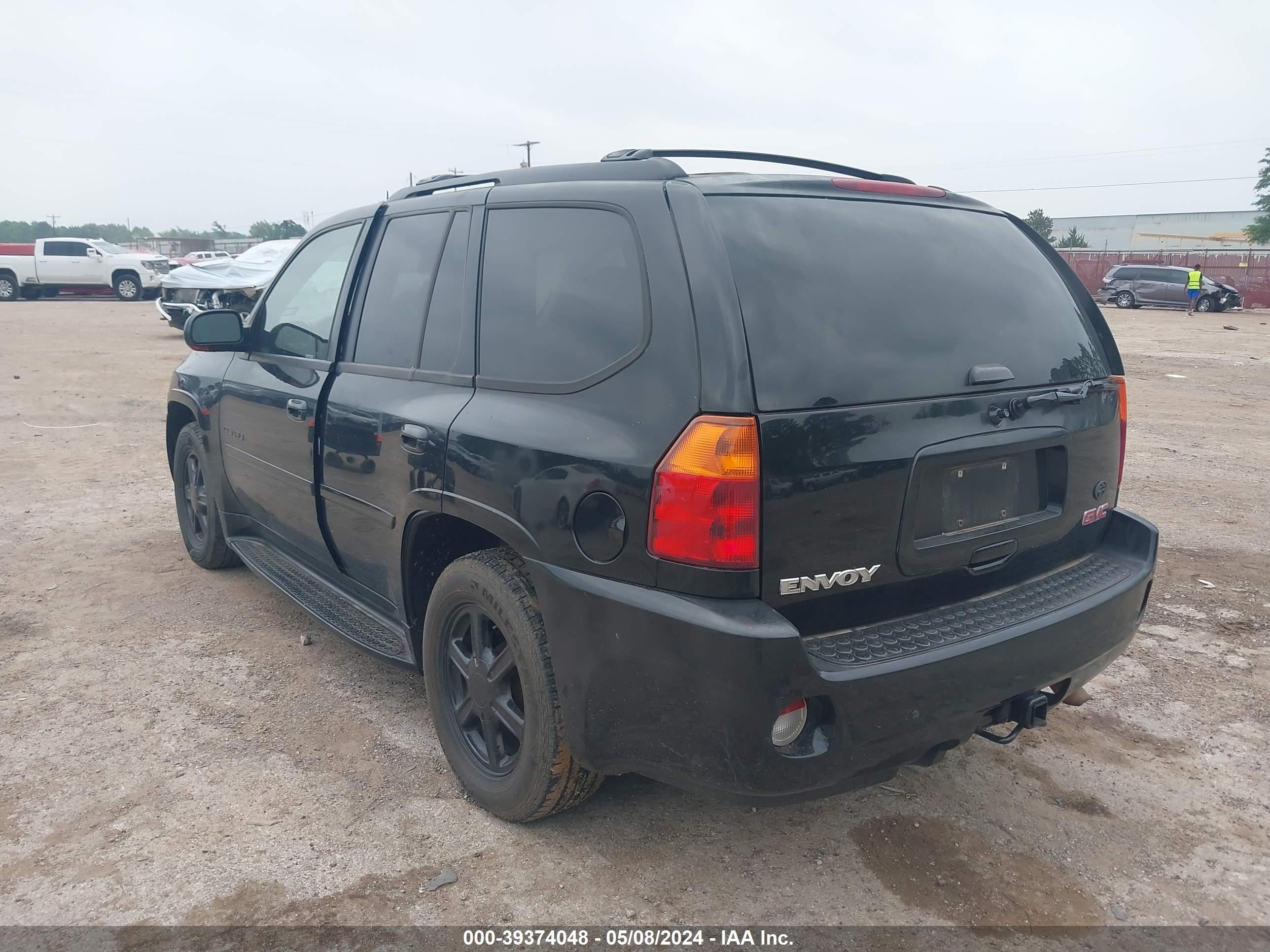 Photo 2 VIN: 1GKET63M452380300 - GMC ENVOY 