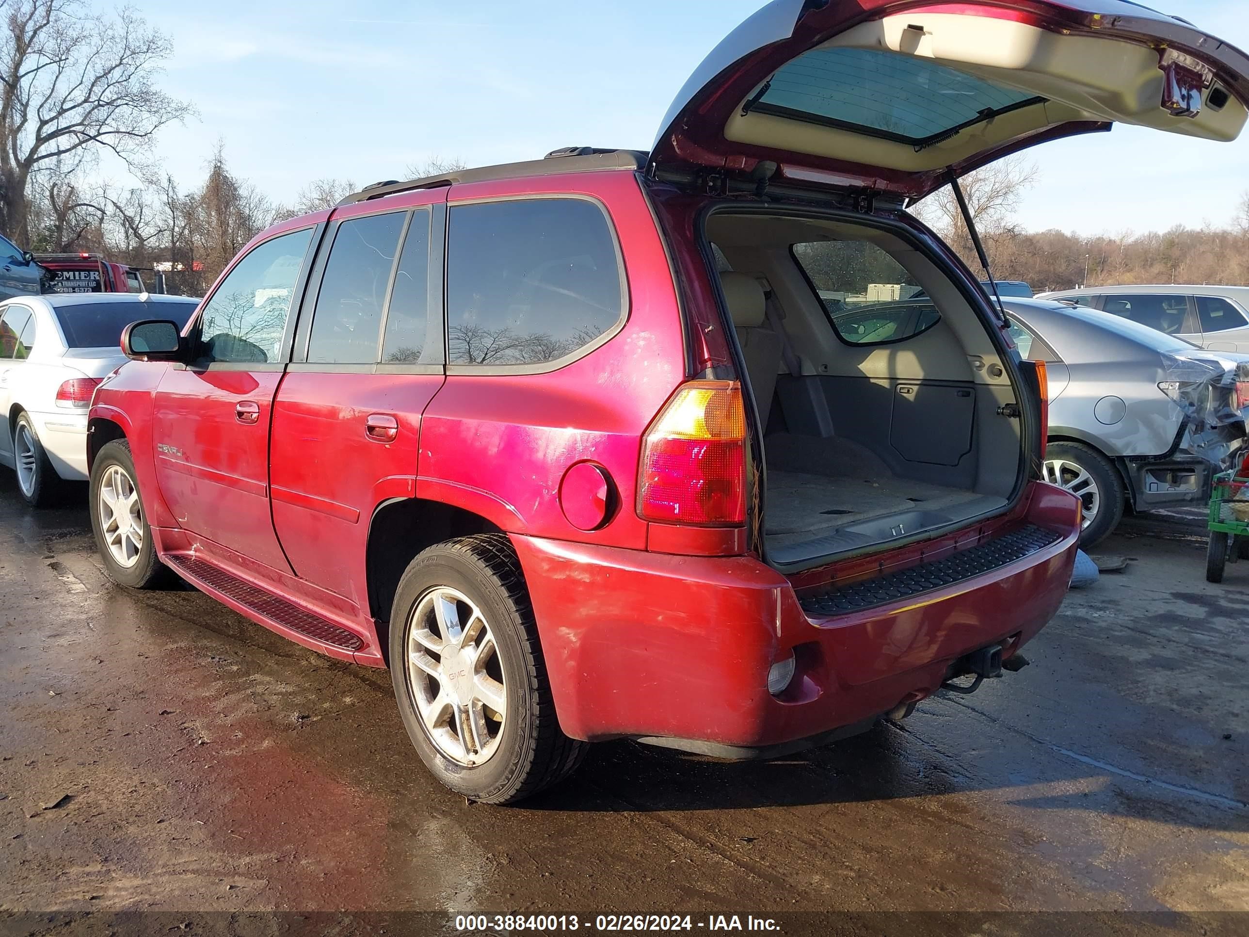 Photo 2 VIN: 1GKET63M662337465 - GMC ENVOY 