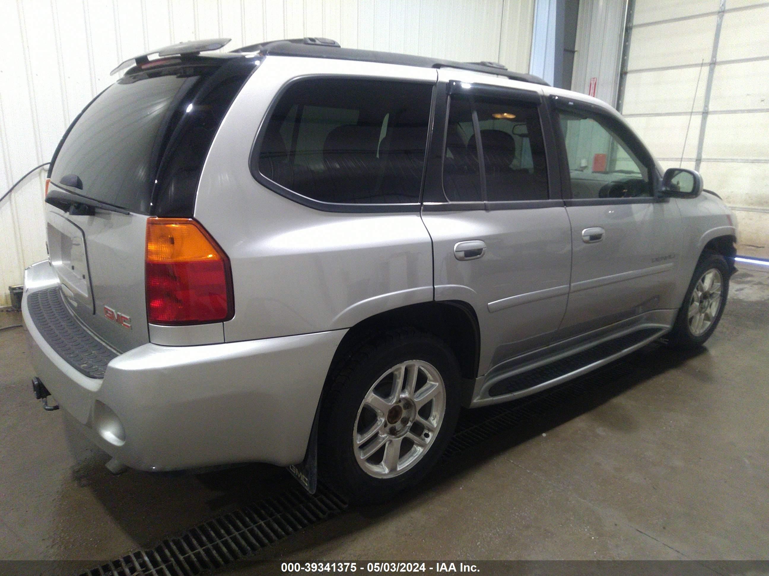 Photo 3 VIN: 1GKET63M772278430 - GMC ENVOY 