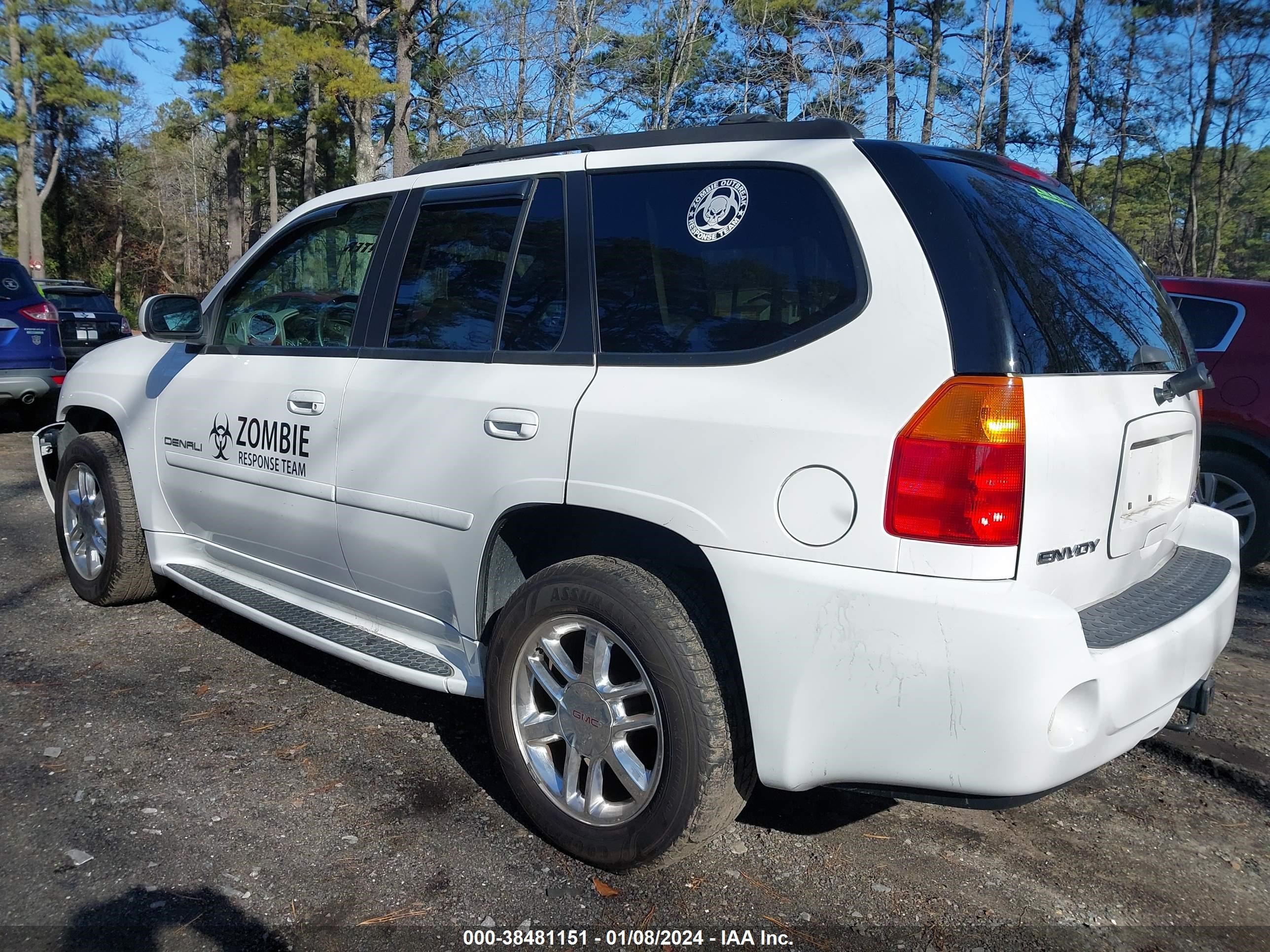 Photo 2 VIN: 1GKET63M872189594 - GMC ENVOY 