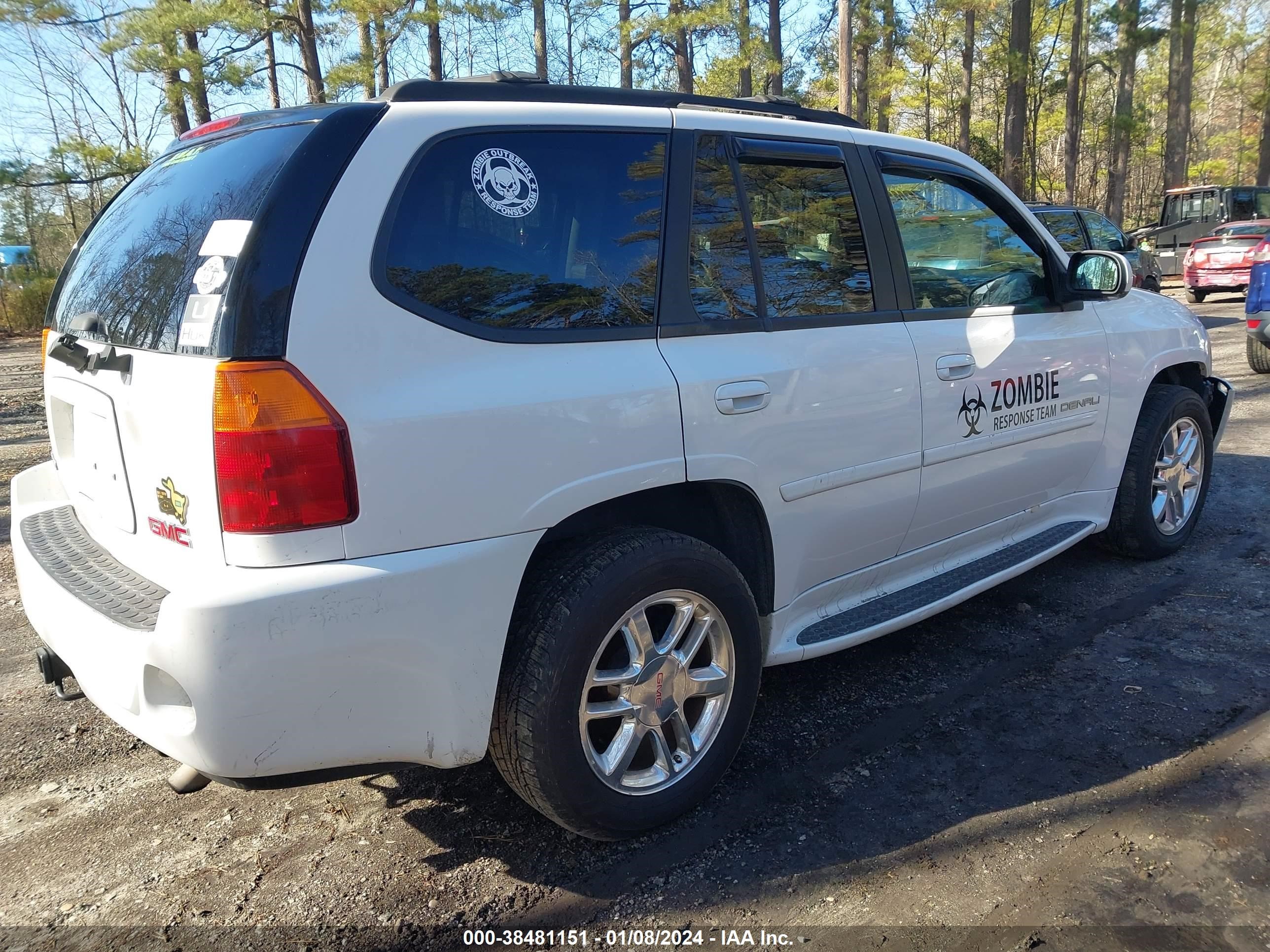 Photo 3 VIN: 1GKET63M872189594 - GMC ENVOY 