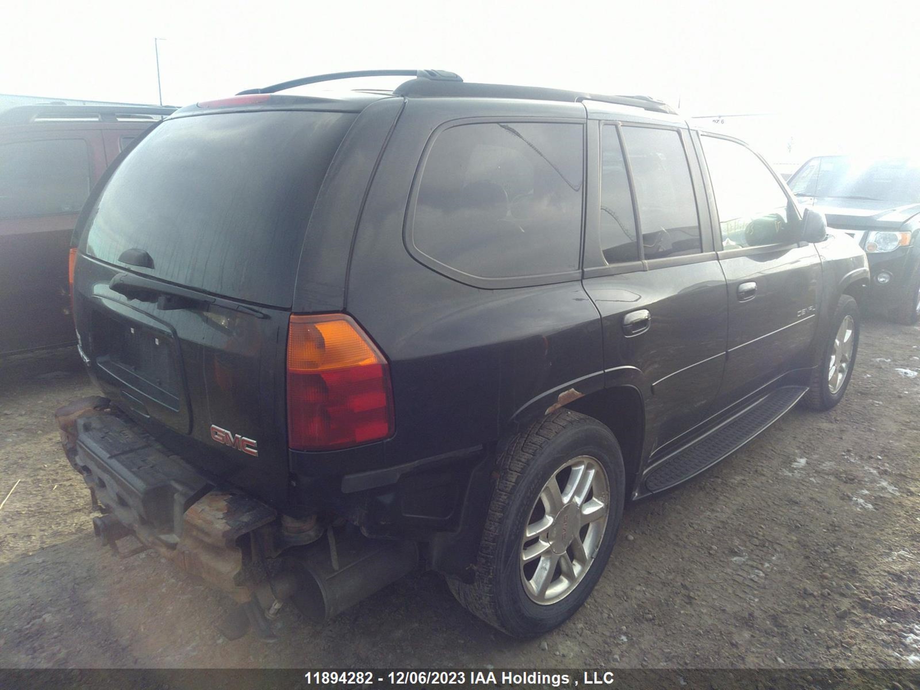 Photo 3 VIN: 1GKET63M882245020 - GMC ENVOY 