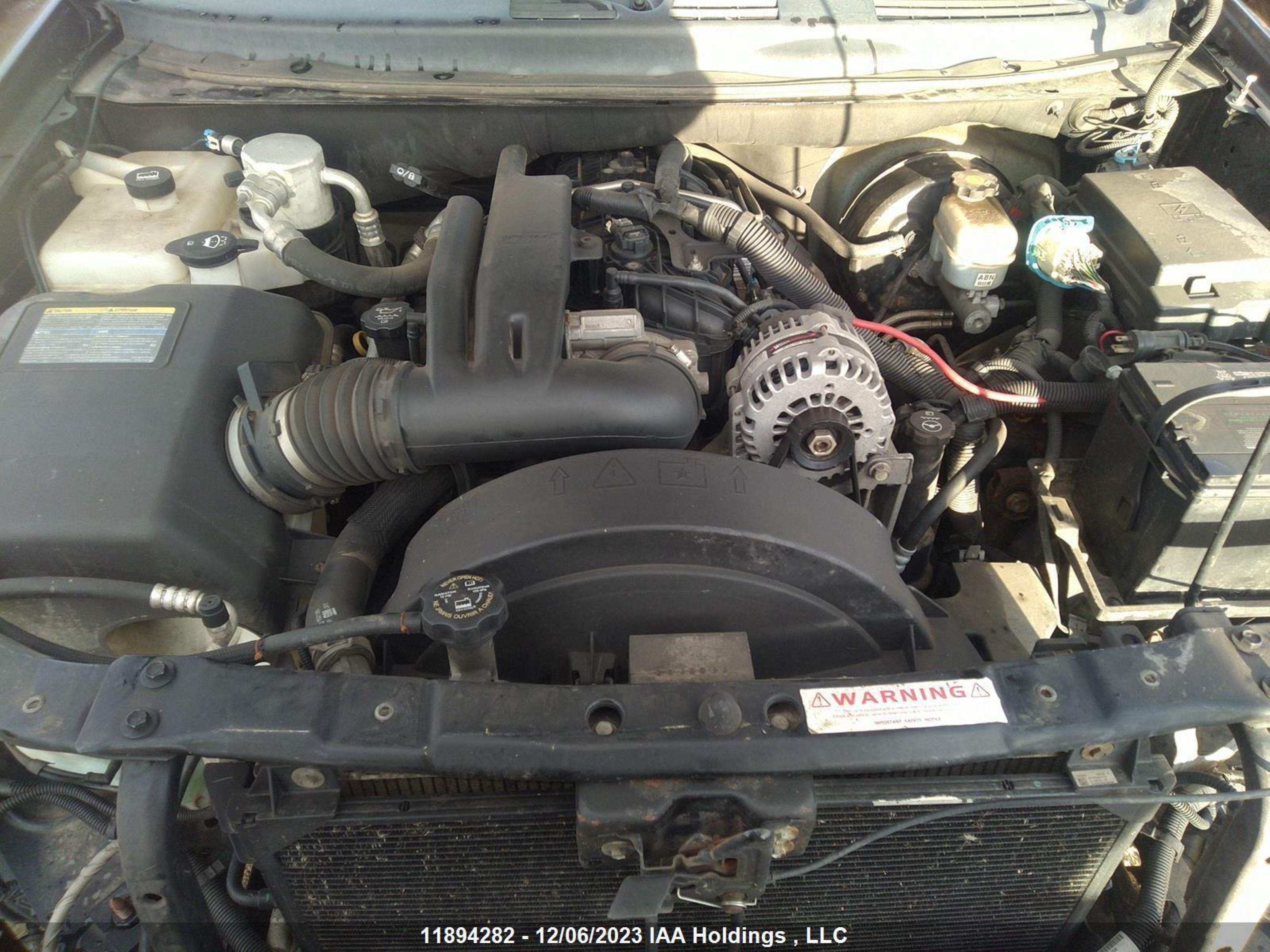 Photo 9 VIN: 1GKET63M882245020 - GMC ENVOY 