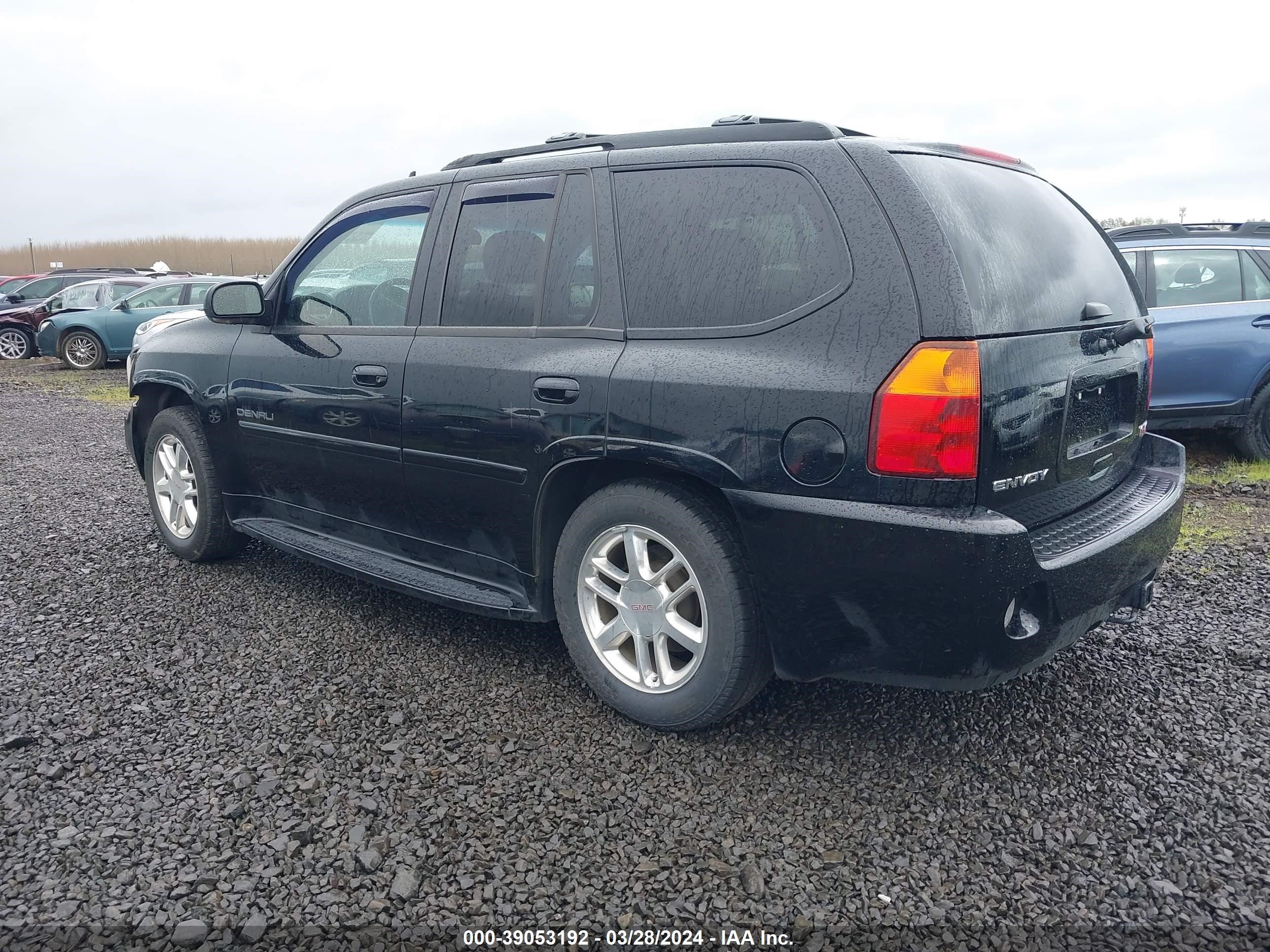 Photo 2 VIN: 1GKET63M972254730 - GMC ENVOY 