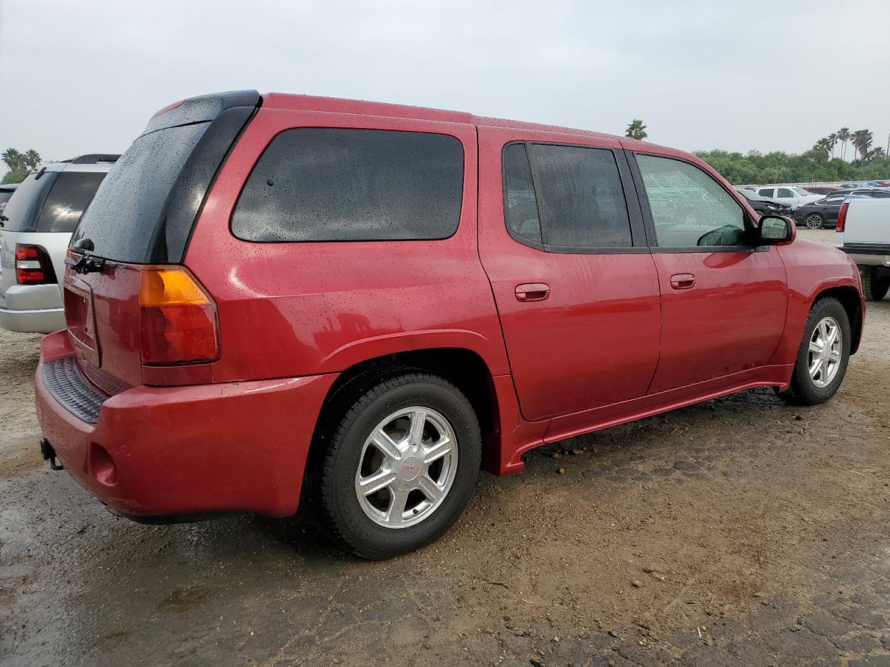 Photo 2 VIN: 1GKET66M156186621 - GMC ENVOY 