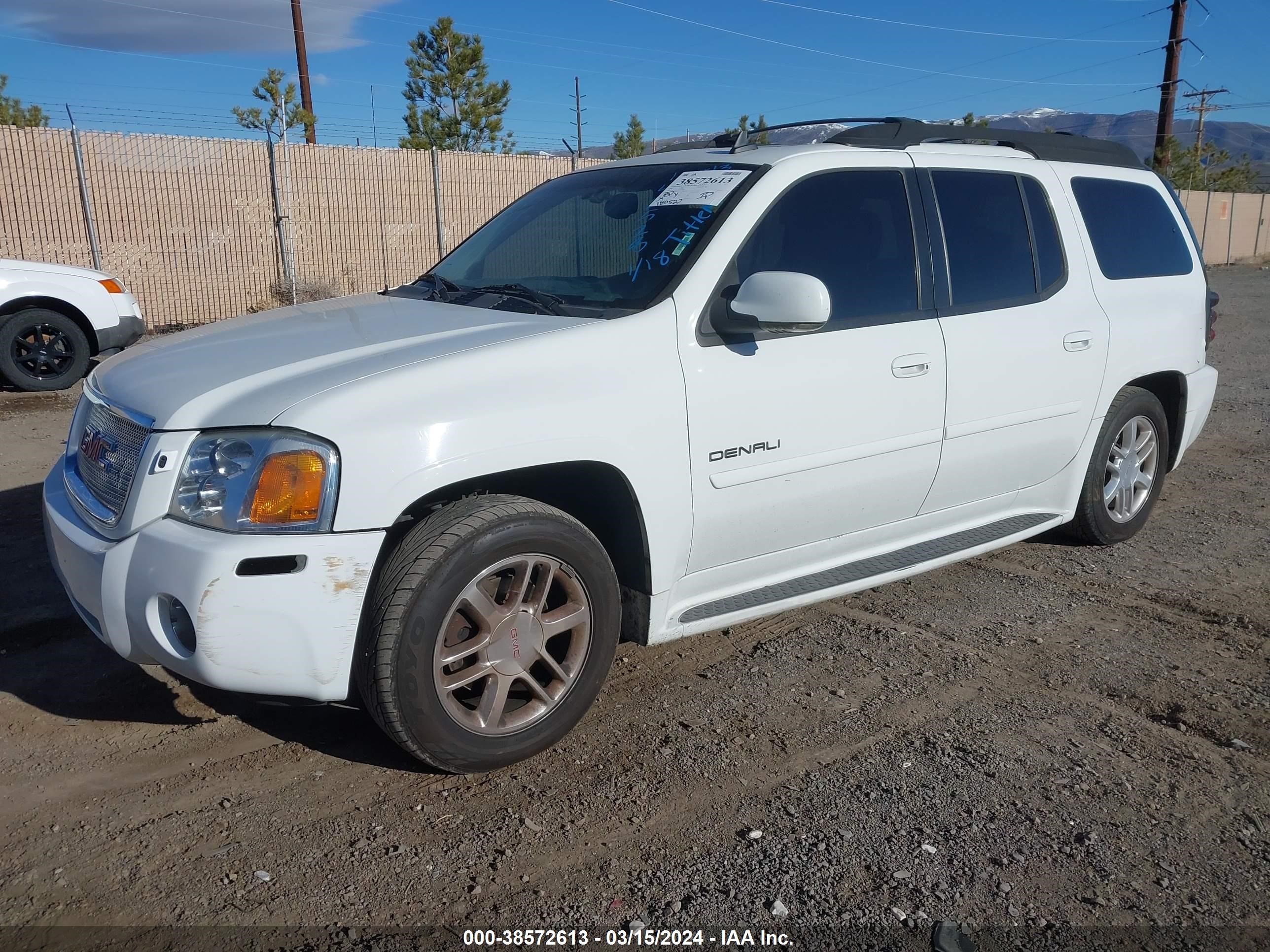 Photo 1 VIN: 1GKET66M966142528 - GMC ENVOY 