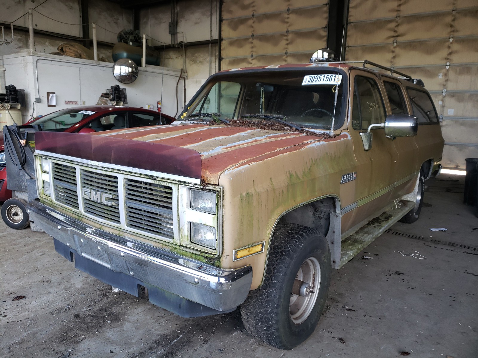 Photo 1 VIN: 1GKEV16K9JF530203 - GMC SUBURBAN V 