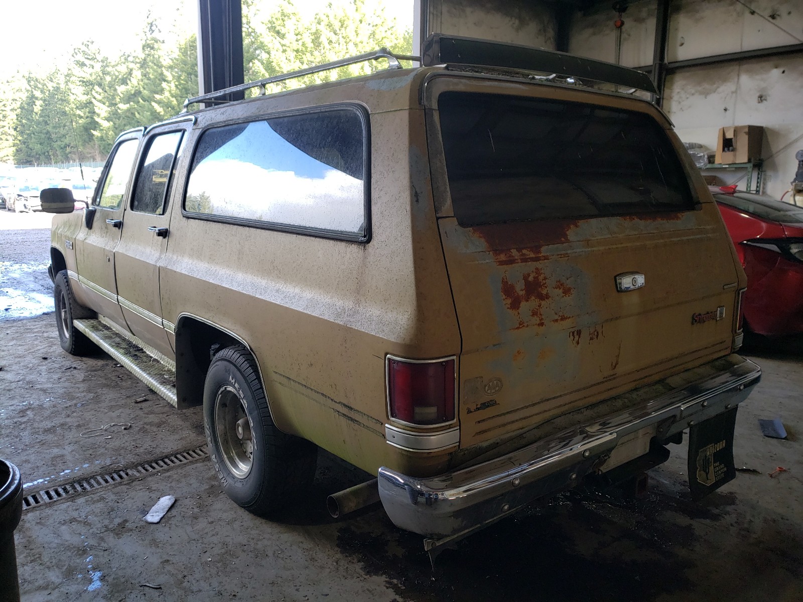 Photo 2 VIN: 1GKEV16K9JF530203 - GMC SUBURBAN V 