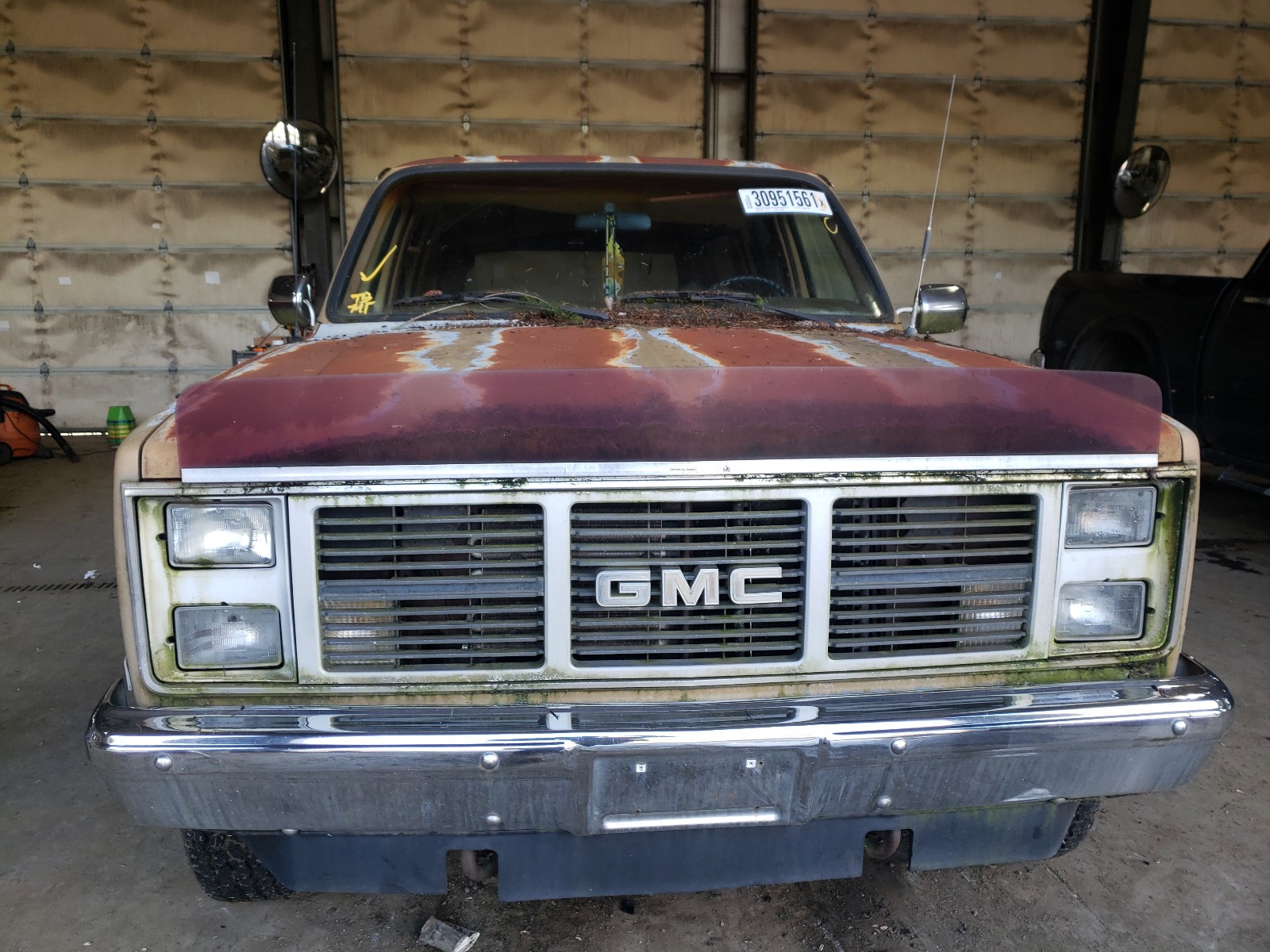 Photo 9 VIN: 1GKEV16K9JF530203 - GMC SUBURBAN V 