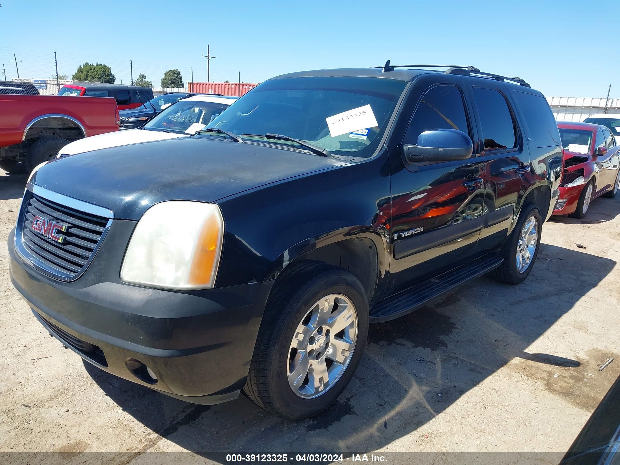 Photo 1 VIN: 1GKFC13007R177581 - GMC YUKON 