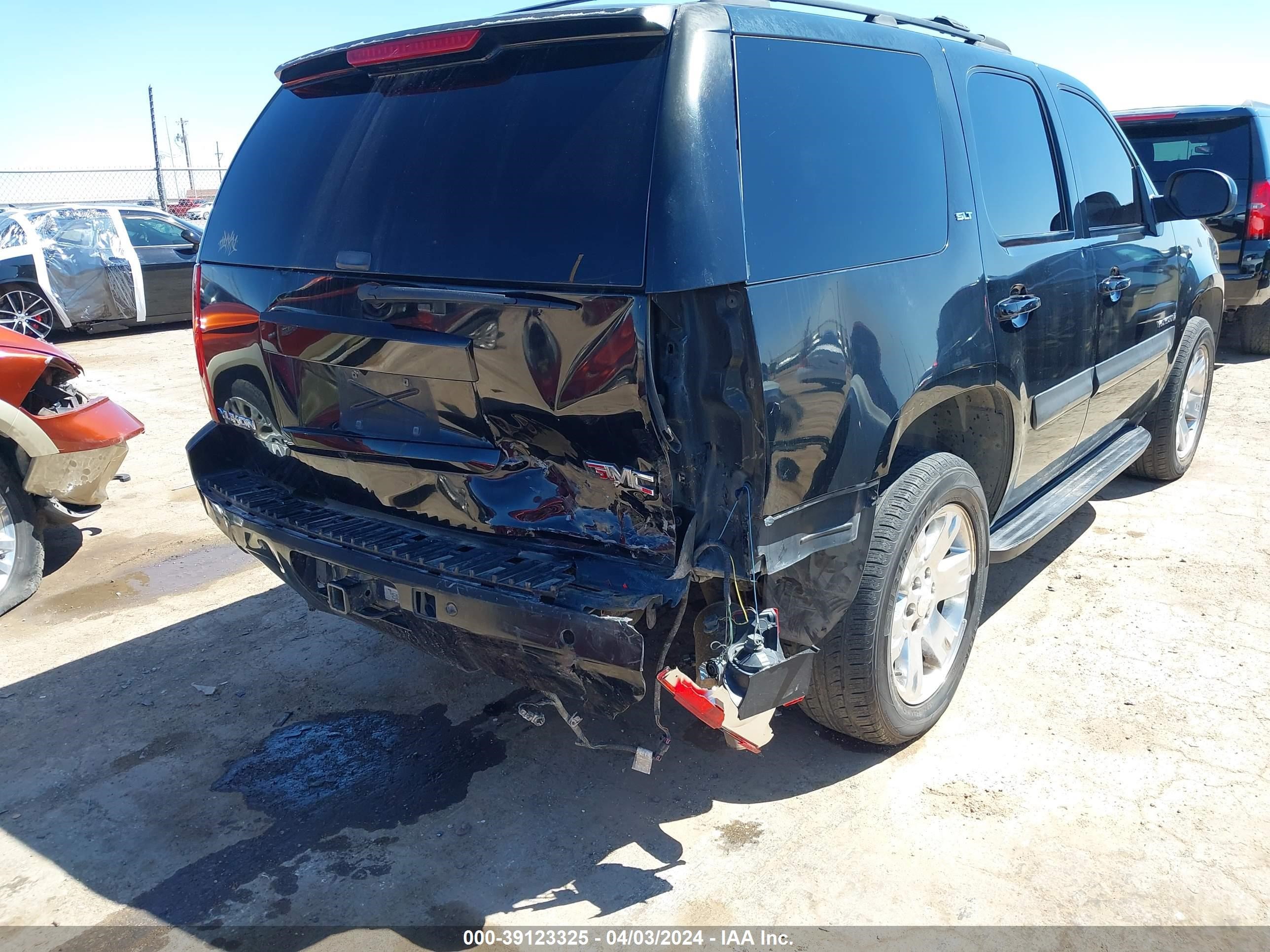 Photo 5 VIN: 1GKFC13007R177581 - GMC YUKON 